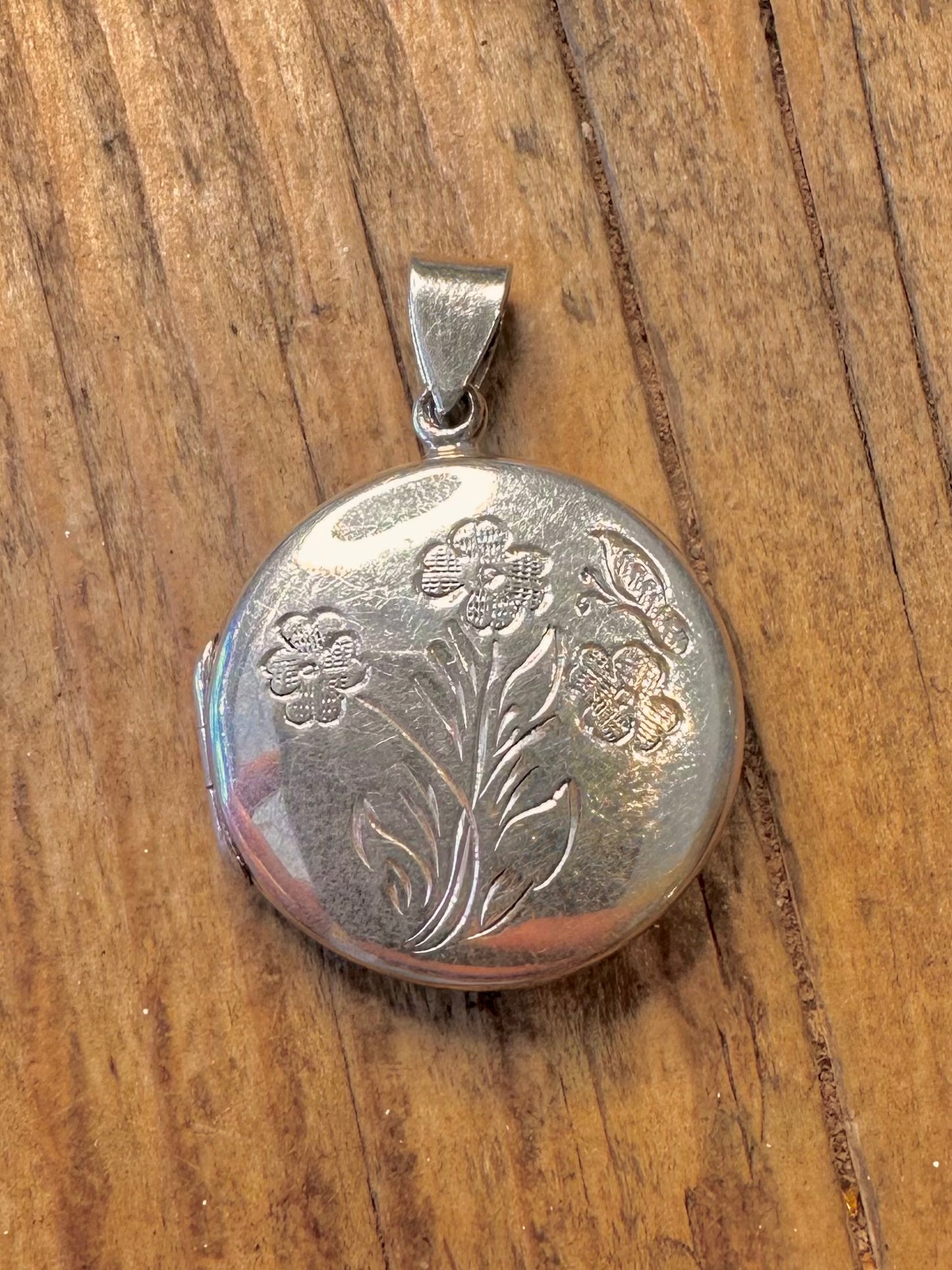 Floral Engraved Circle Locket 925 Sterling Silver Pendant