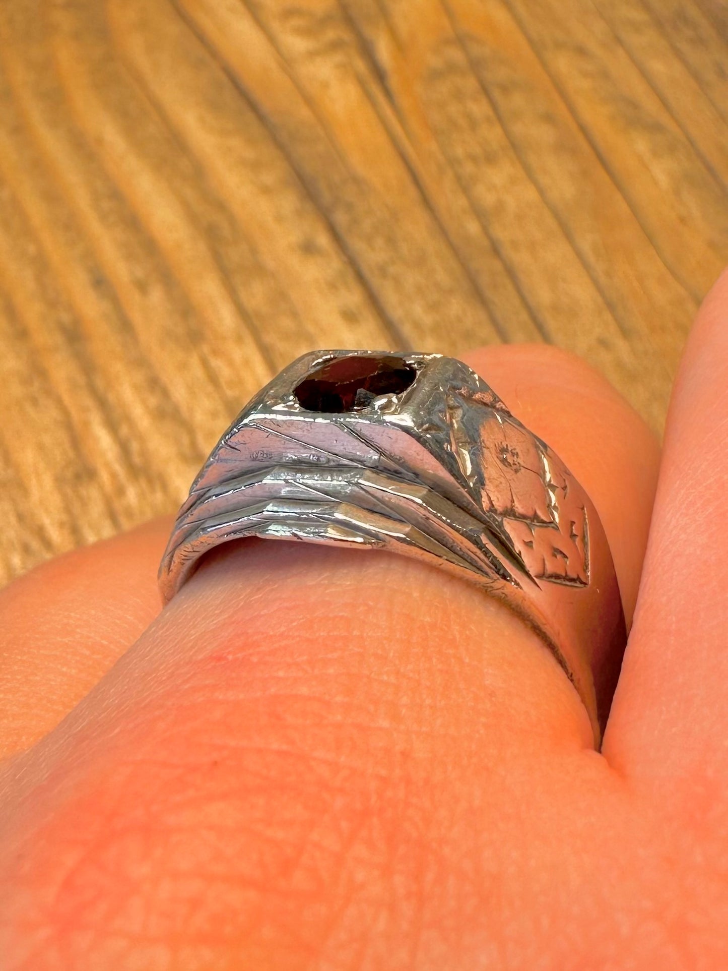 Garnet 1978 Signet Flower Engraved 925 Sterling Silver Size X Ring