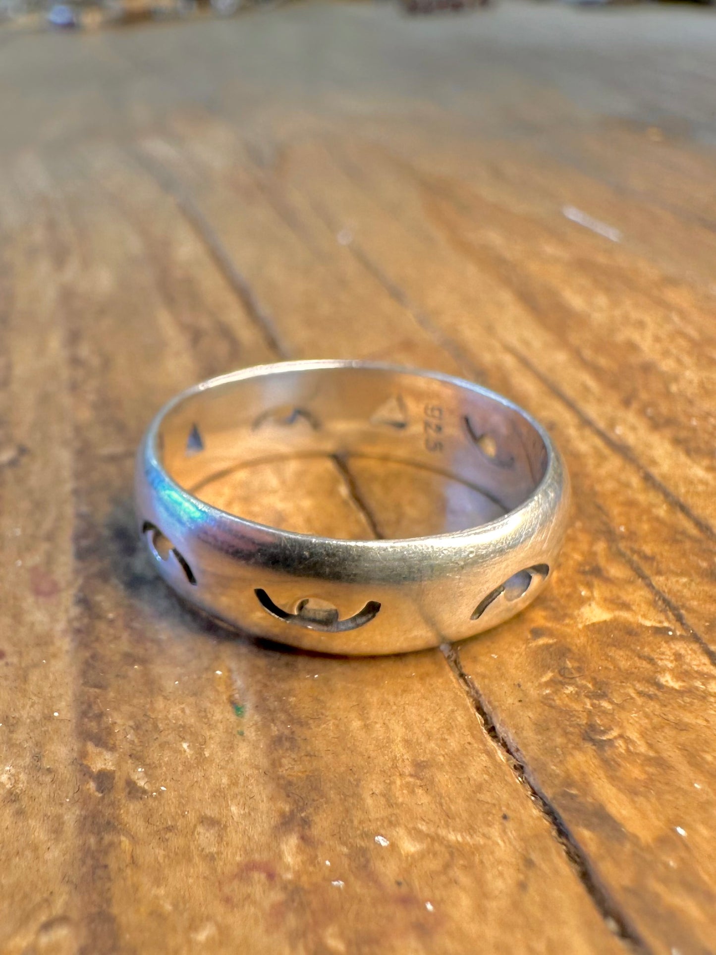 Band Cut Out Eyes and Triangle 925 Sterling Silver Size O Ring