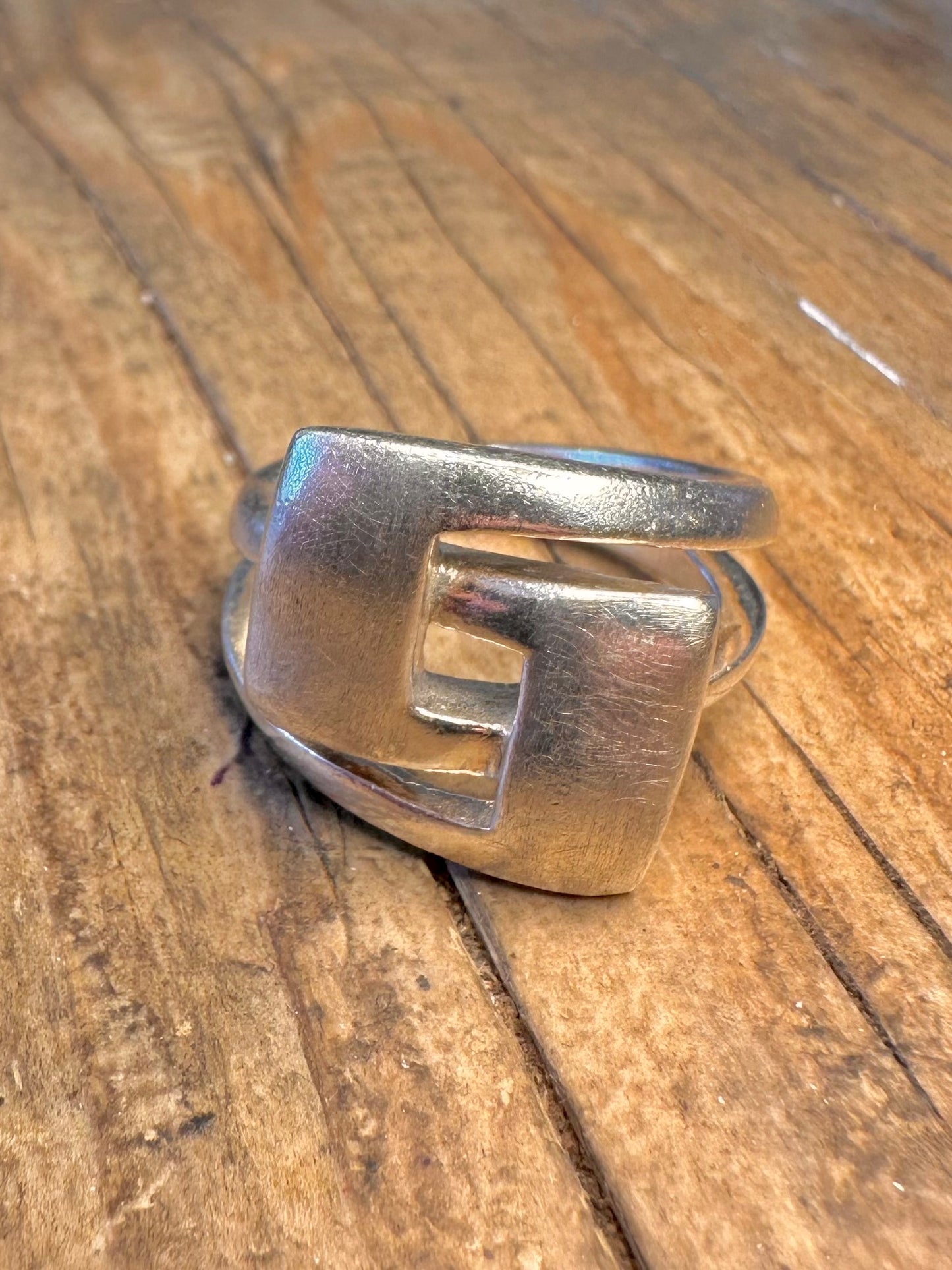 Abstrakter ineinandergreifender quadratischer 925er Sterlingsilber-Ring Größe P