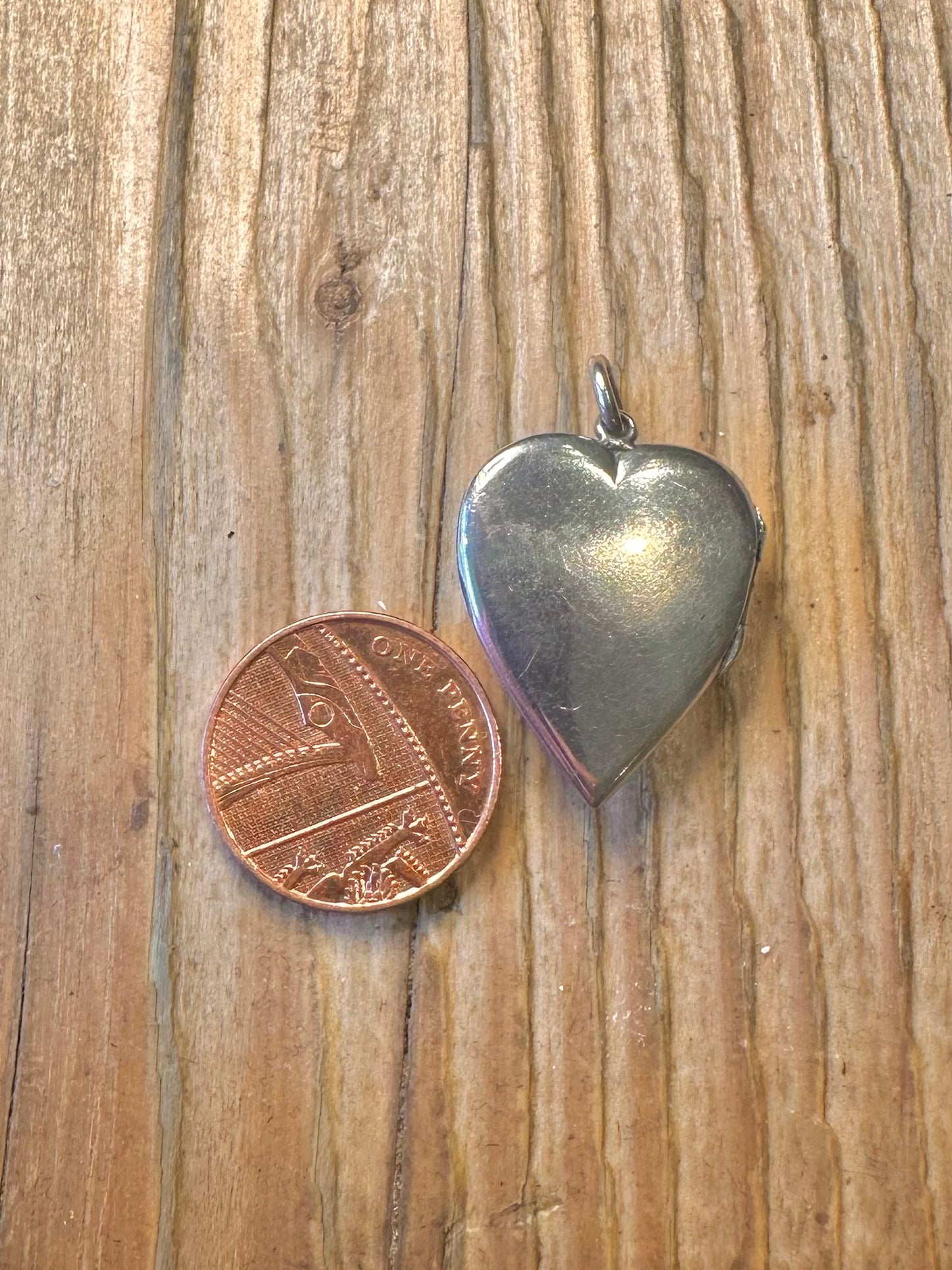 Opal Herzförmiger 925er Sterlingsilber Medaillon-Anhänger