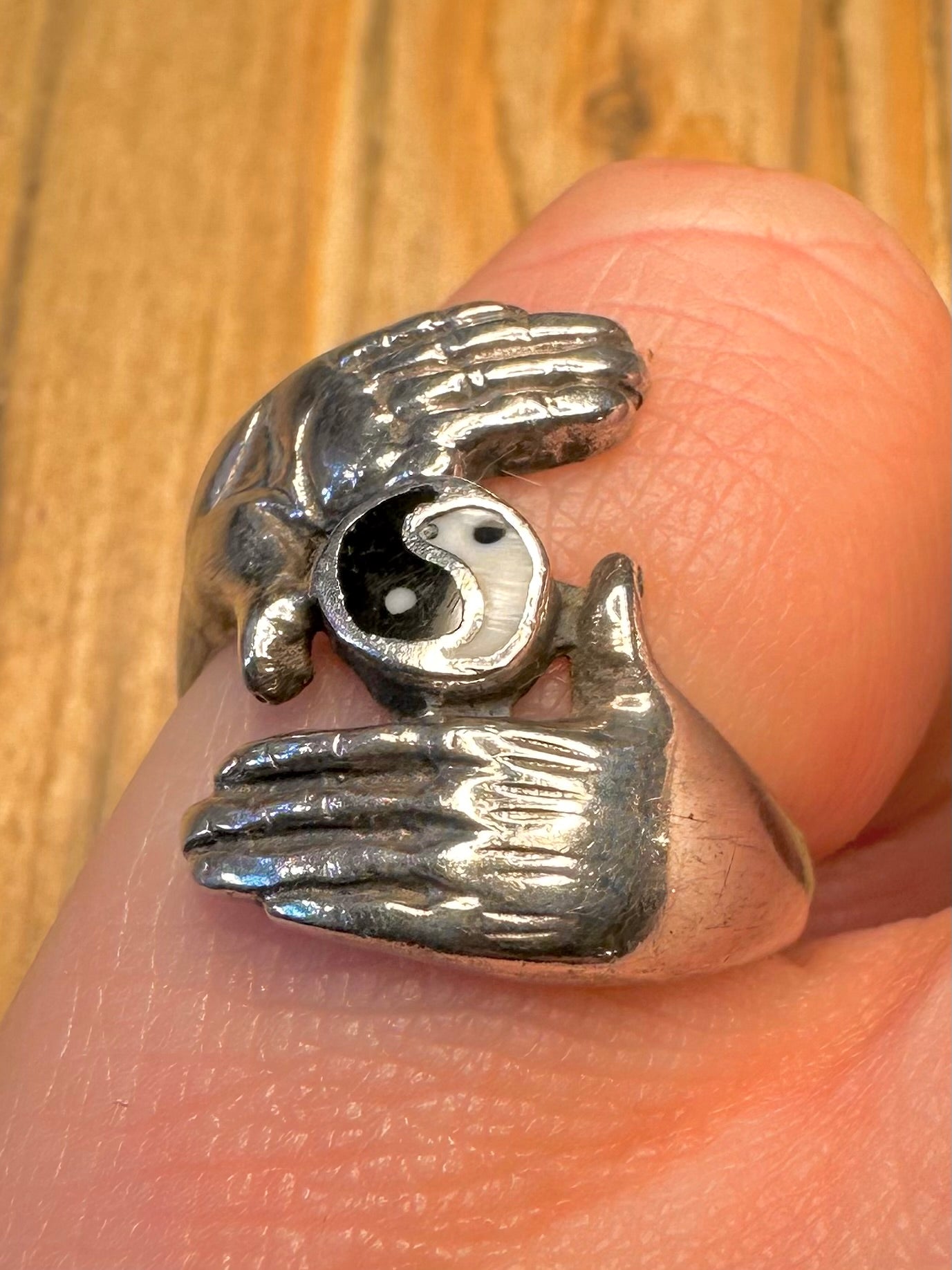 Moderner Zwei-Hände Ying und Yang 925er Sterling Silber Ring Größe L