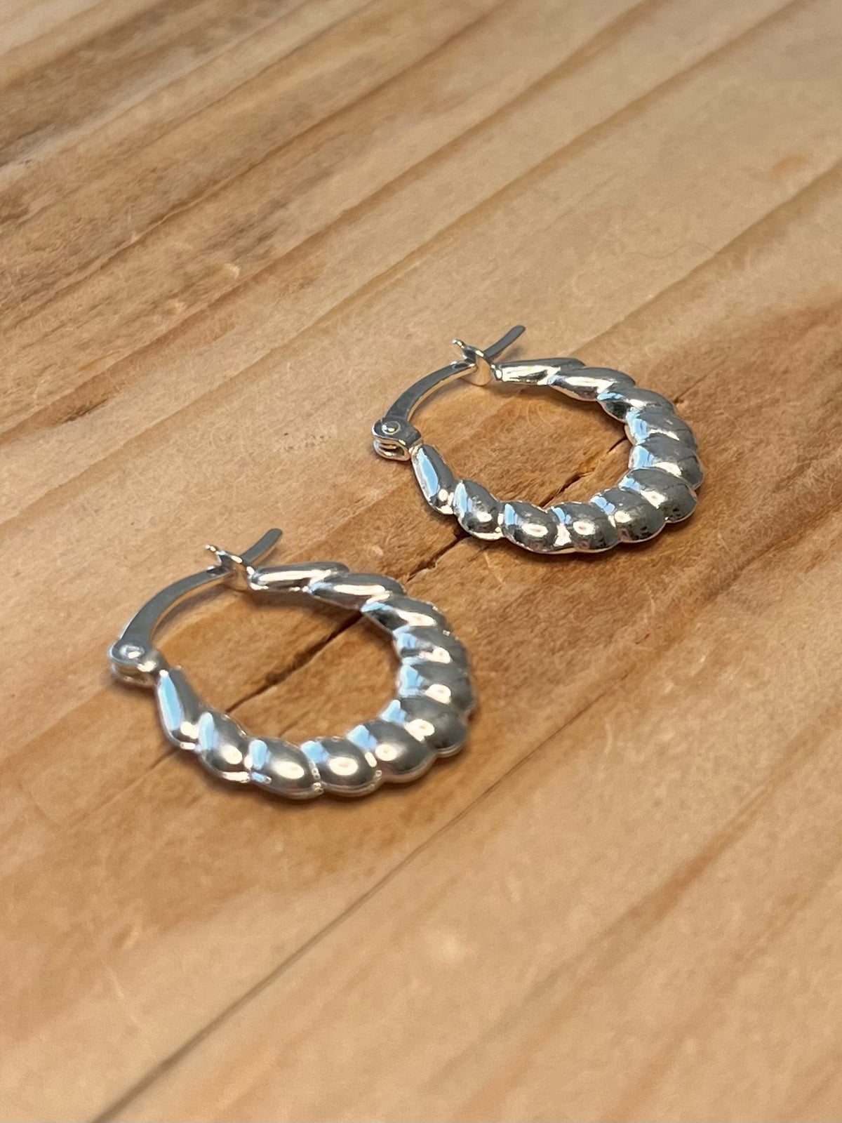 Small Scalloped 925 Sterling Silver Hoop Earrings