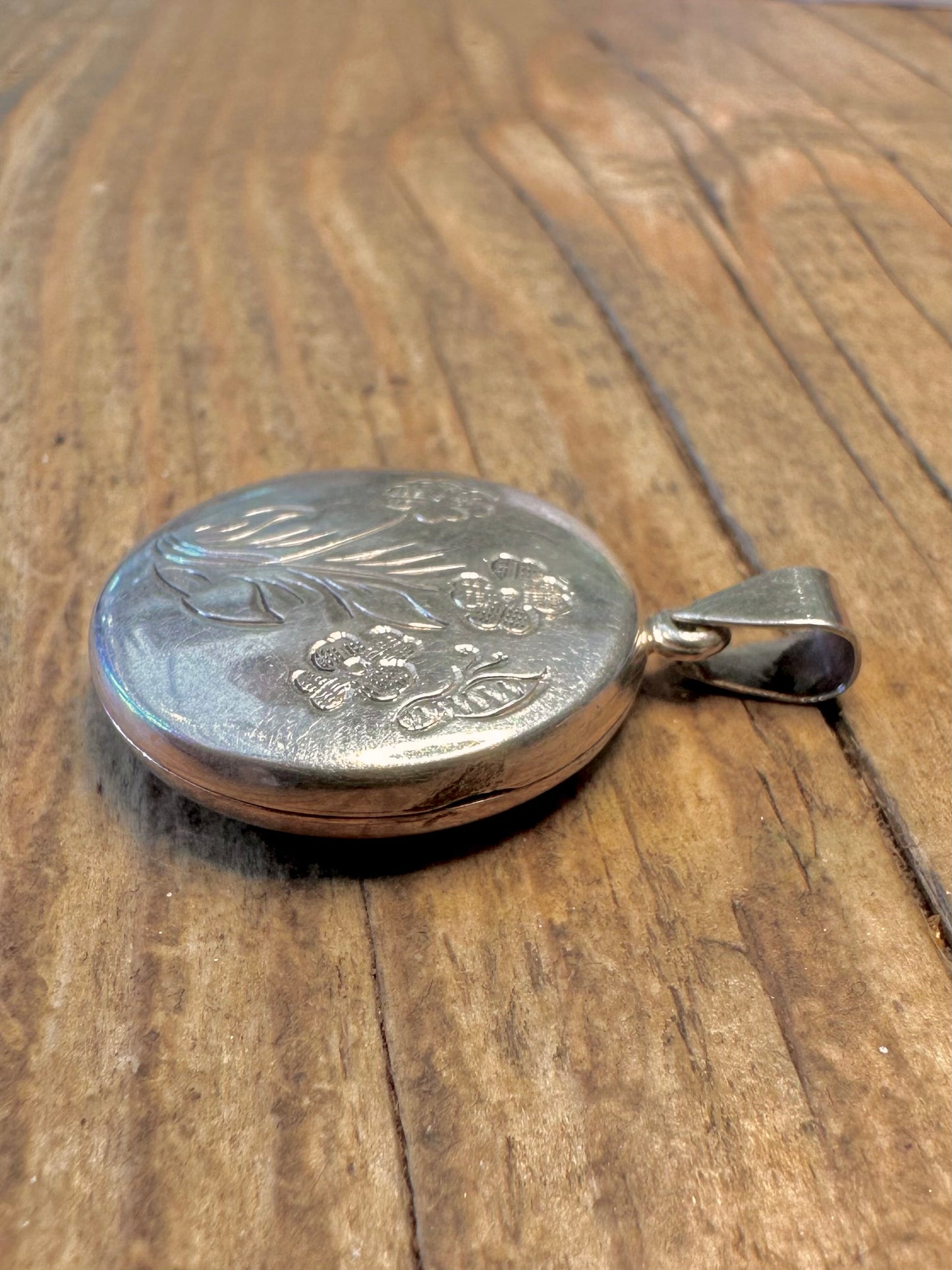 Floral Engraved Circle Locket 925 Sterling Silver Pendant