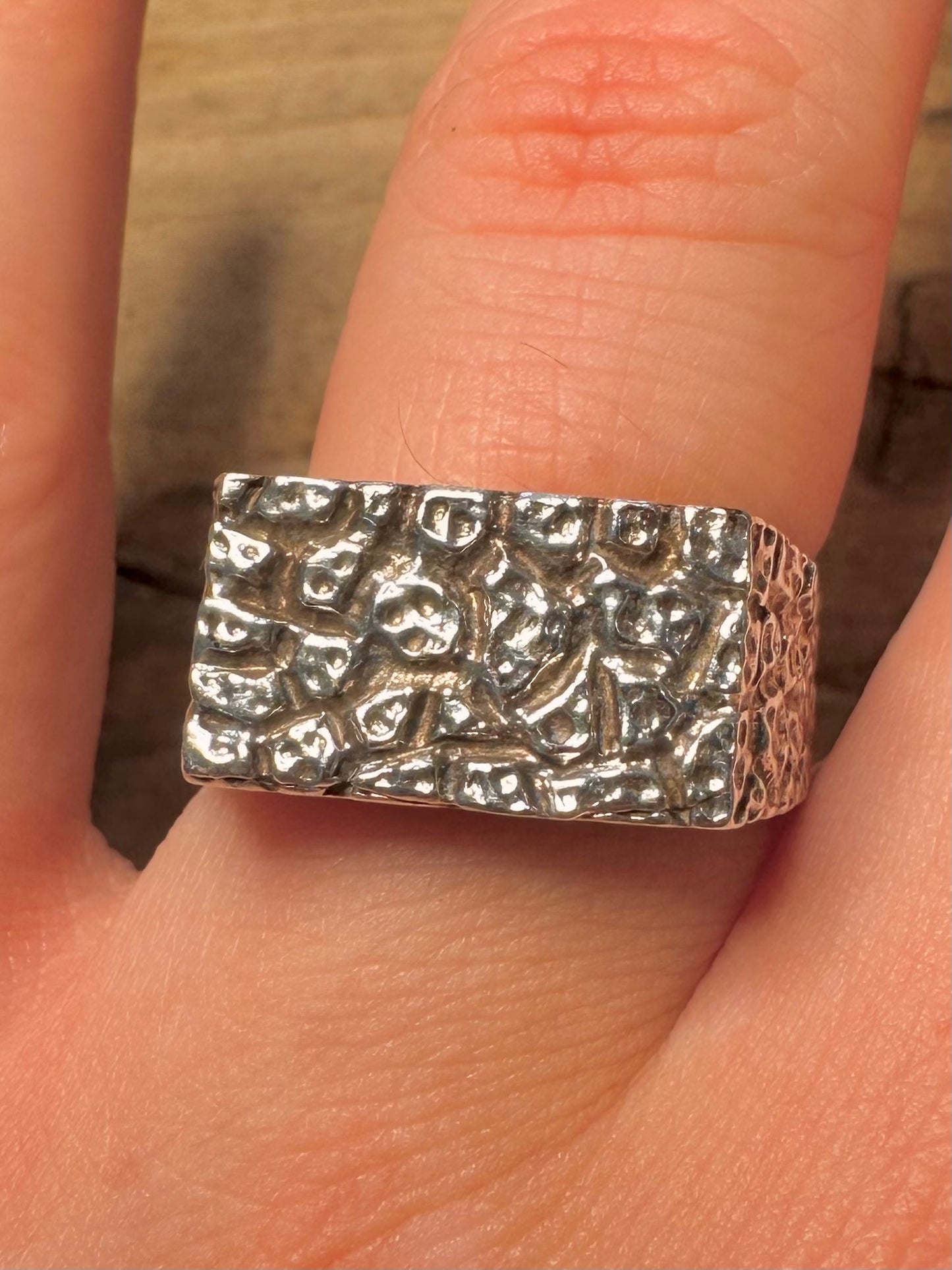 Vintage 1972 Textured Rectangle 925 Silver Size T Ring
