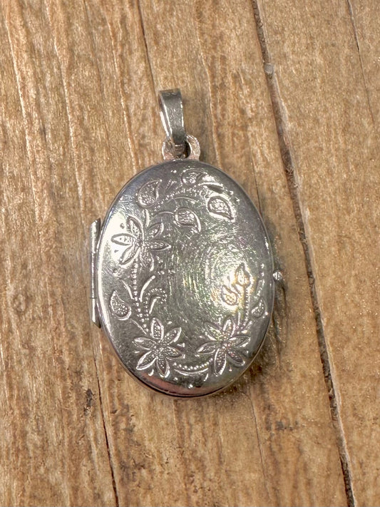 Vintage Floral Engraved Oval 925 Sterling Silver Locket Pendant