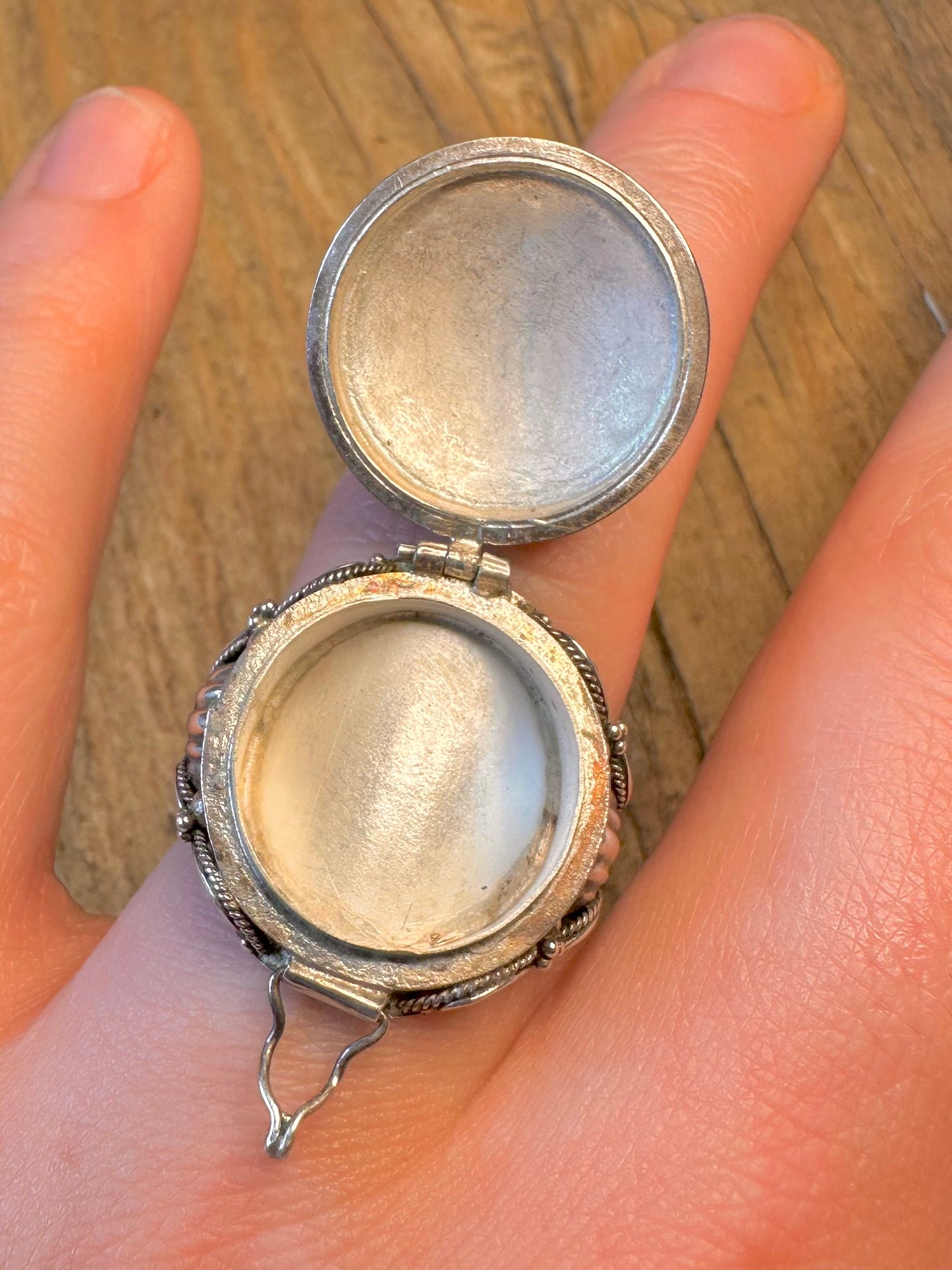 White Stone Intricate Braided Detailing Chunky Poison Ring 925 Sterling Silver Size Q Ring