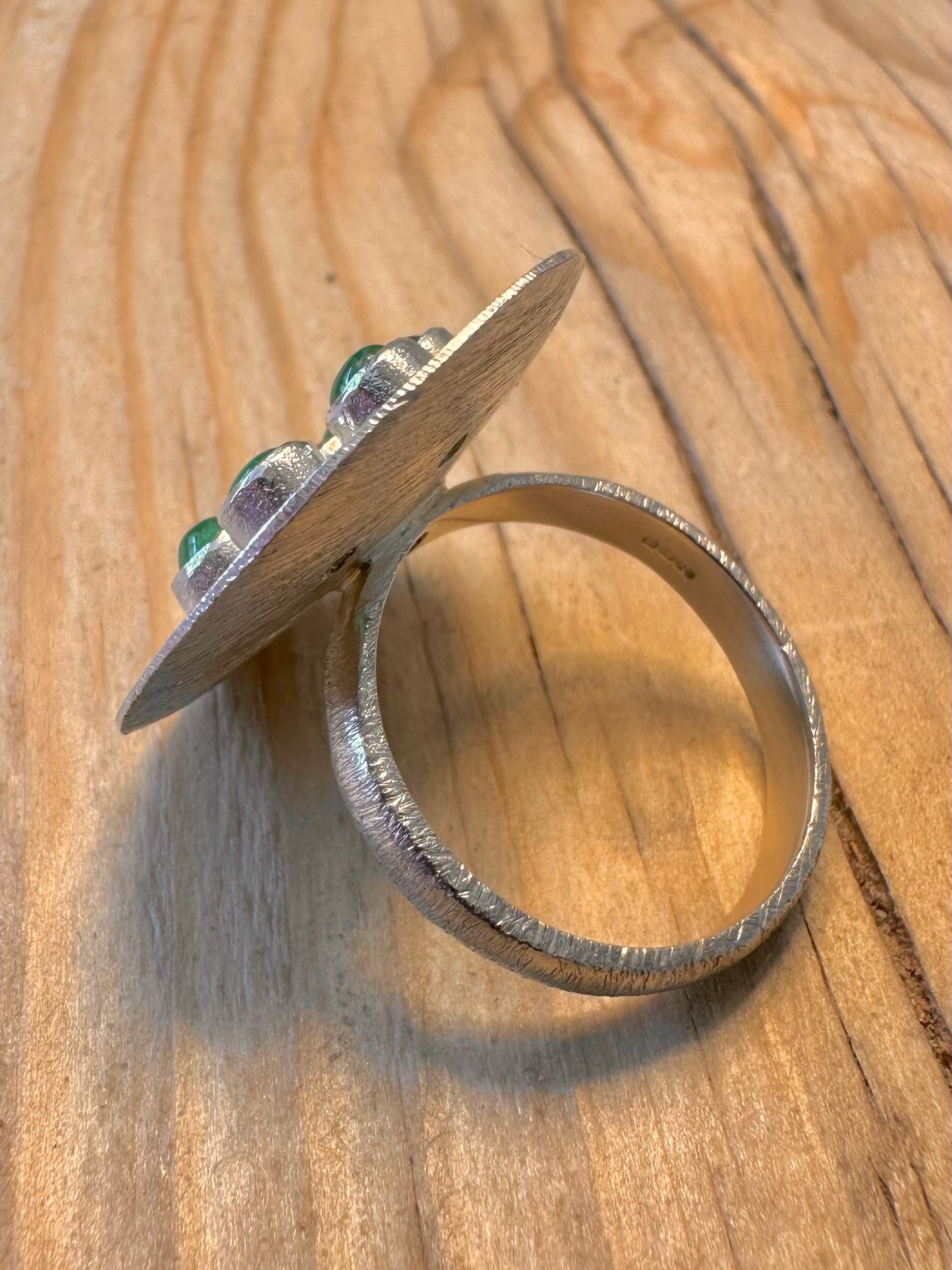 Abstract Textured Green Stones 925 Silver Size T1/2 Ring