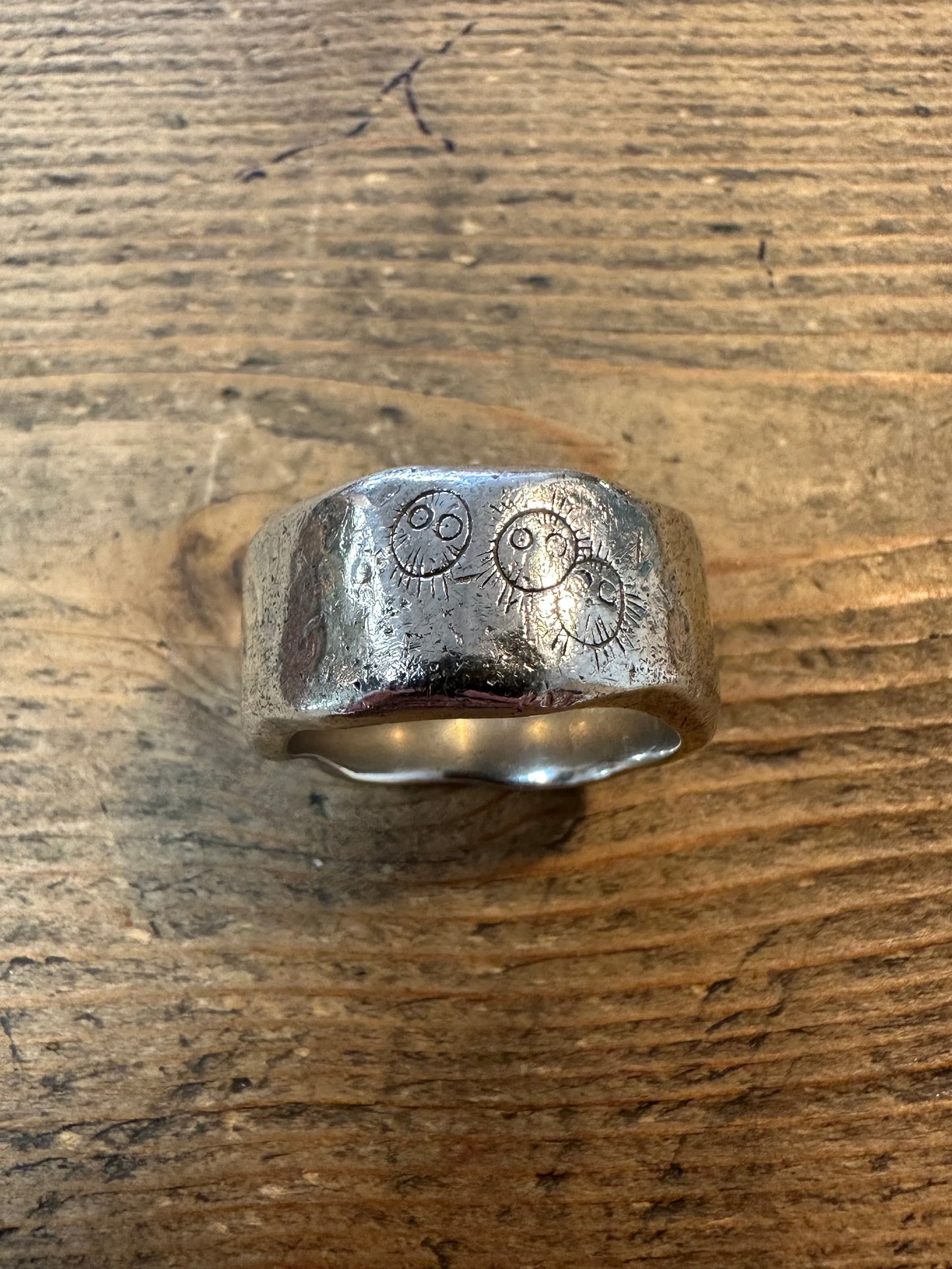 Vintage Heavy and Chunky Calcifer Soots & Poo Engraving 925 Silver Size Z+1 Ring