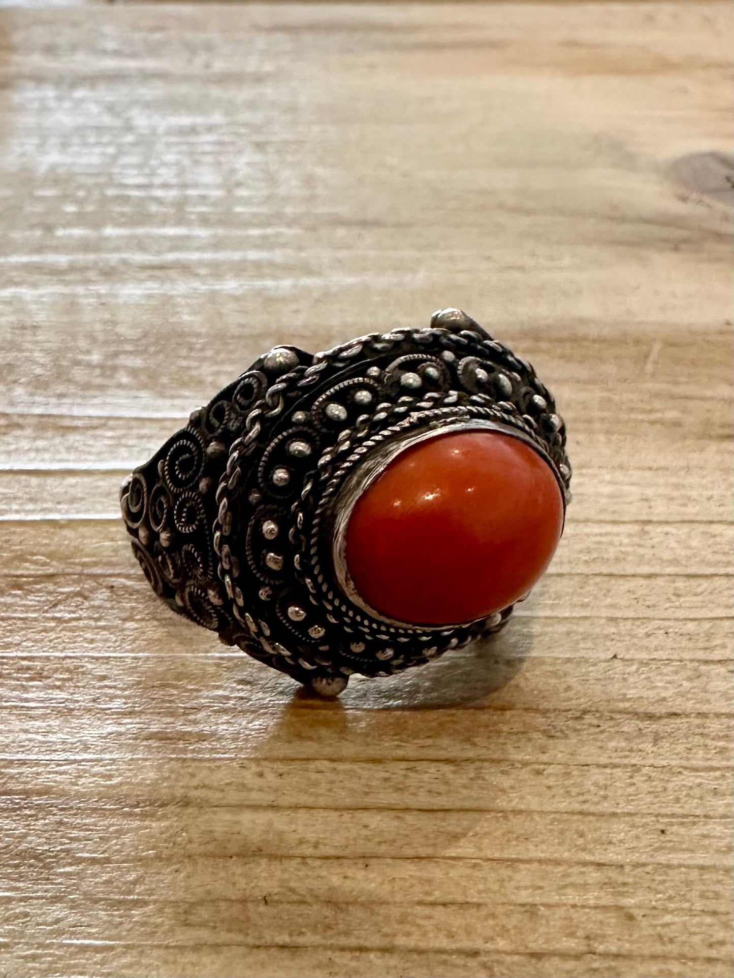 Vintage Coral Ornate Italia 925 Silver Size X Ring