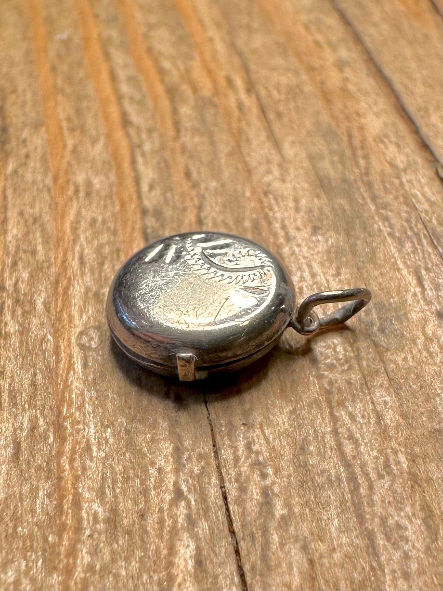 Vintage Engraved Small Circle Locket 925 Sterling Silver Pendant