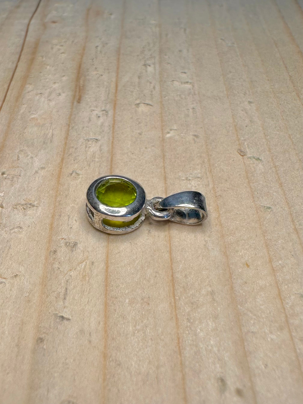 Peridot Circle 925 Sterling Silver Pendant