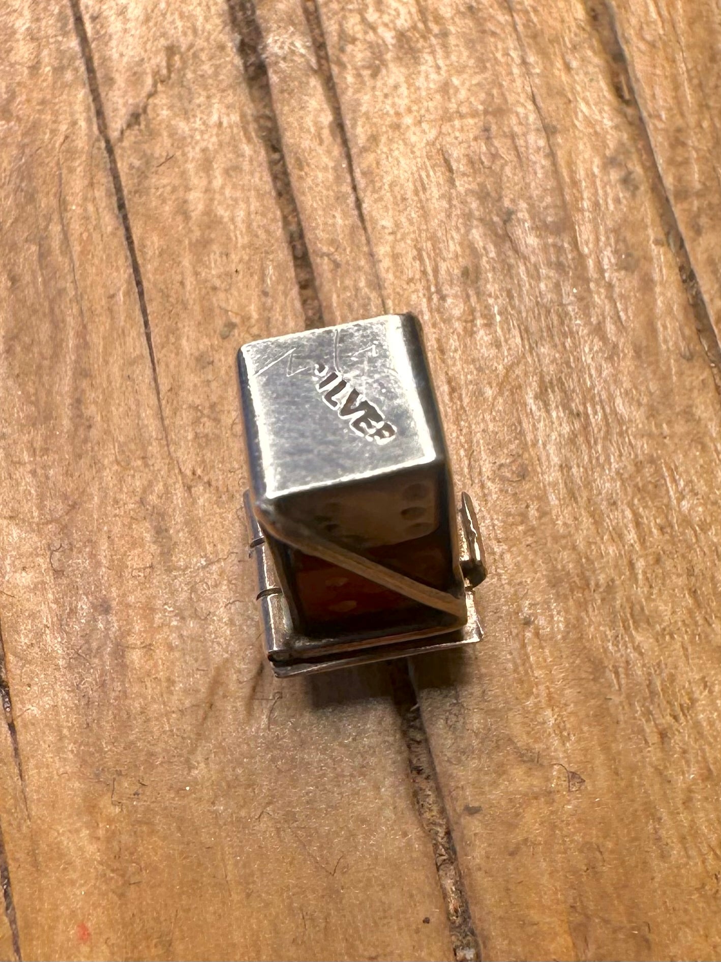 Seltener Vintage 1960er Jahre rot-weißer Würfel-Käfig 925 Sterling Silber Charm Anhänger