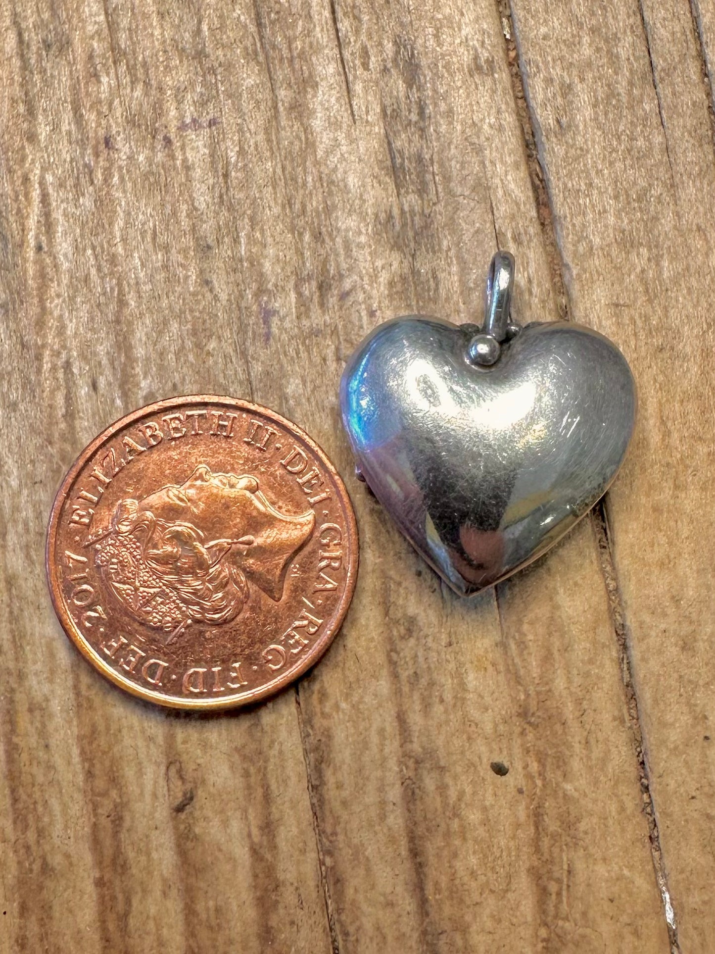 Native American Mother of Pearl Leaf 925 Sterling Silver Pendant