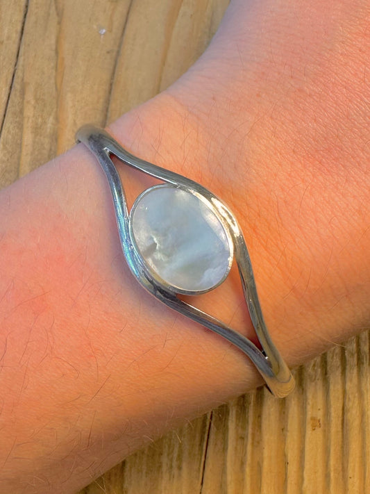 Oval Mother of Pearl Split Band Cuff 925 Sterling Silver Bangle