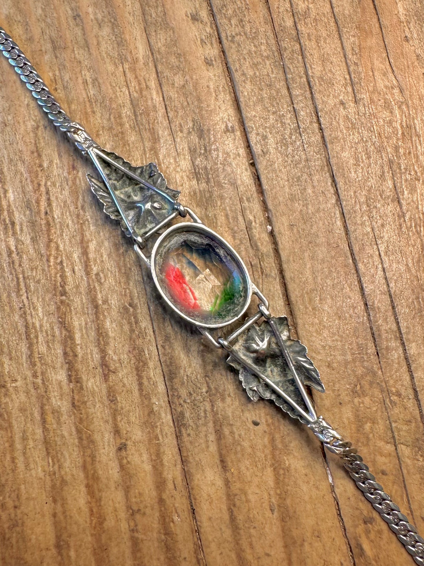 Verziertes Armband aus 800er Silber mit farbigen Steinen und Blättern, 21 cm