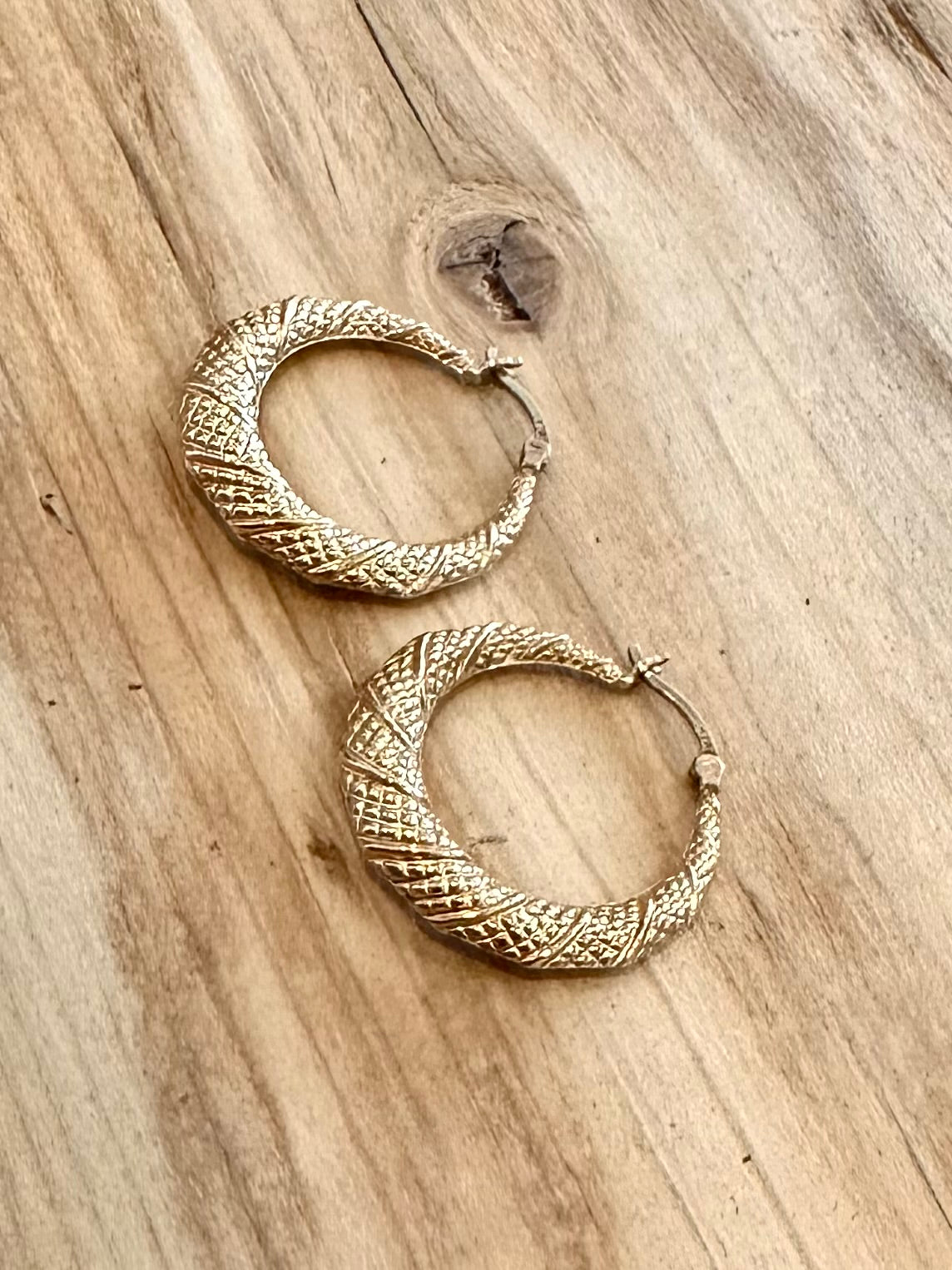 Vintage Textured Textured 9ct Gold Hoop Earrings