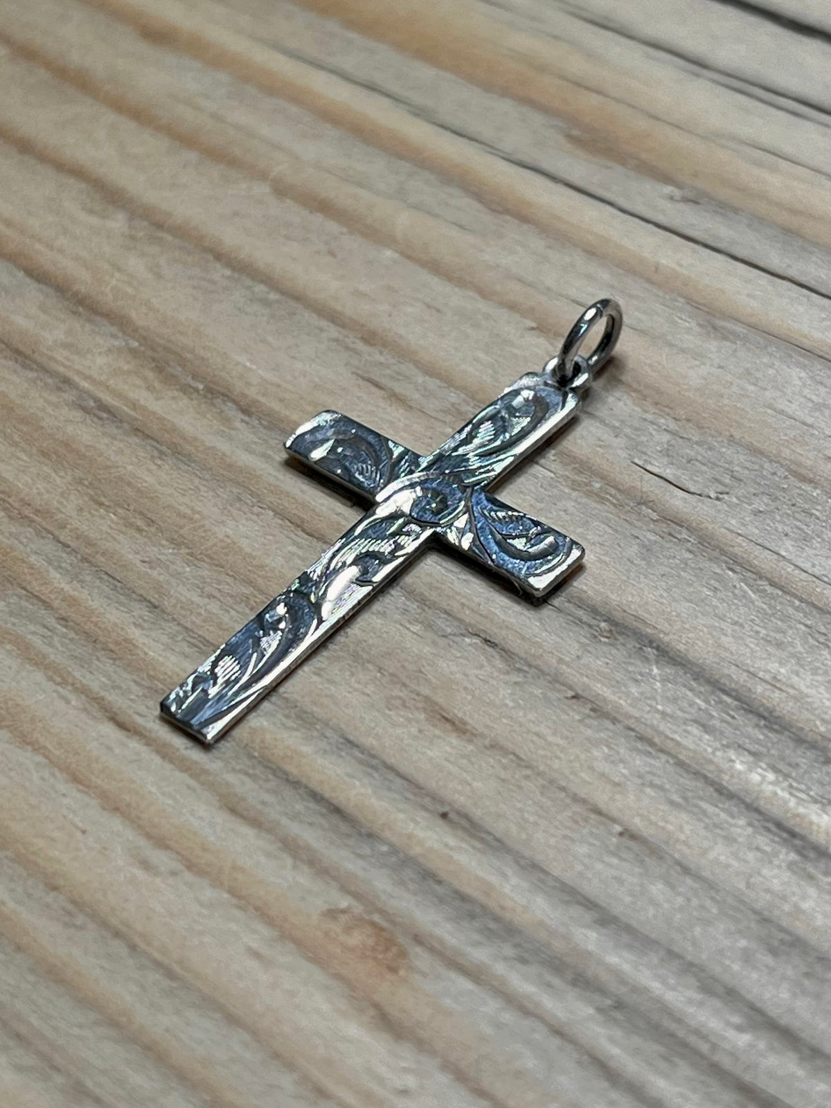 Swirl Engraved Cross 925 Sterling Silver Pendant