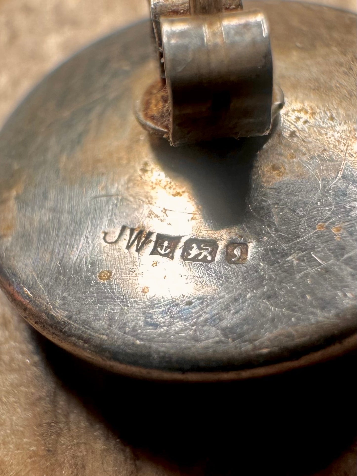 Vintage 1983 Wedgwood Cameo 925 Sterling Silver Stud Earrings