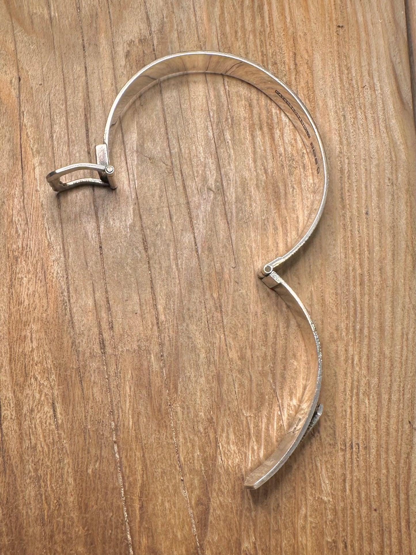 Vintage 1977 Buckle Belt Textured 925 Sterling Silver Bangle