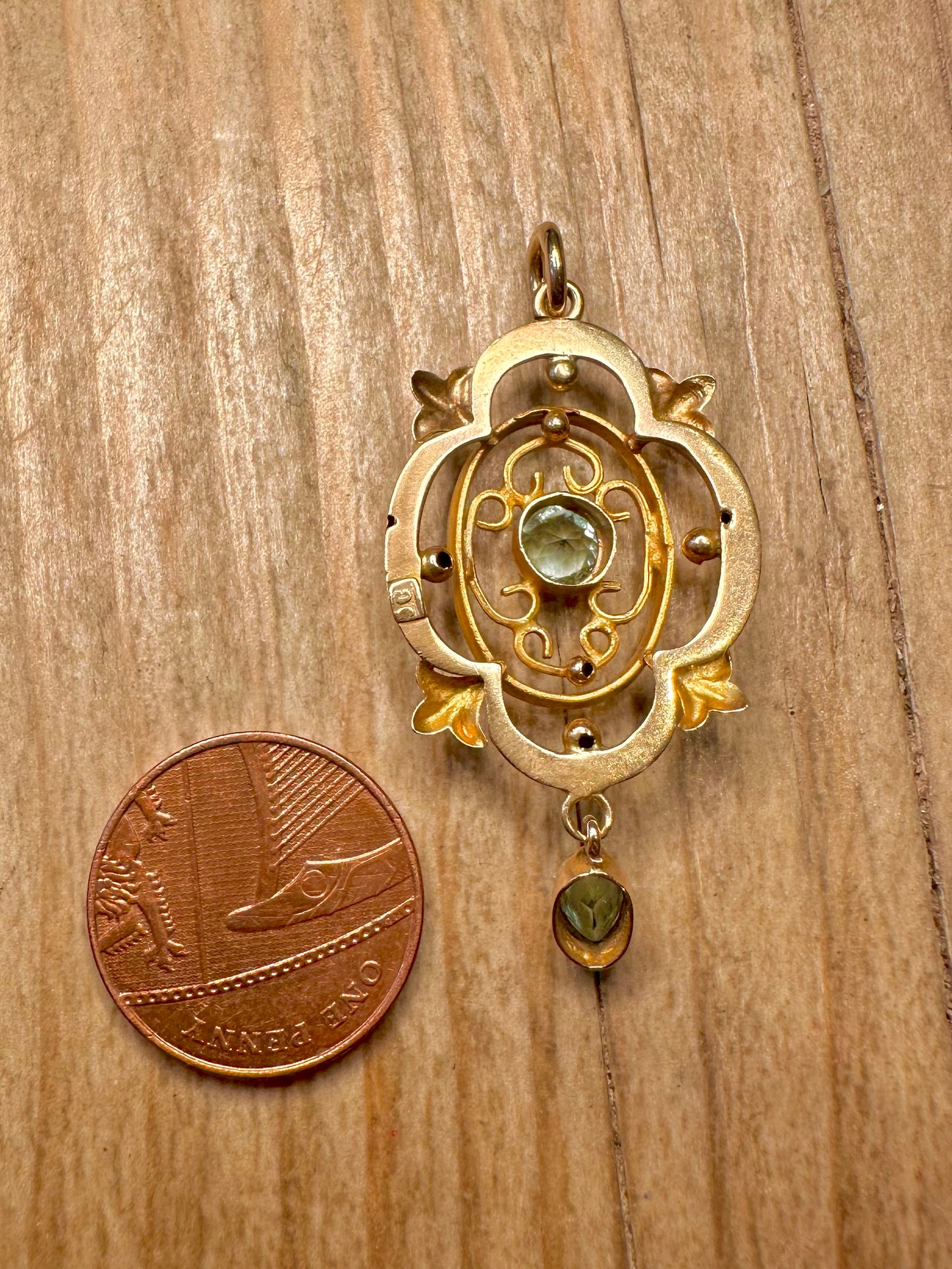 Antique Edwardian 9ct Gold Aquamarine Lavalier Pendant