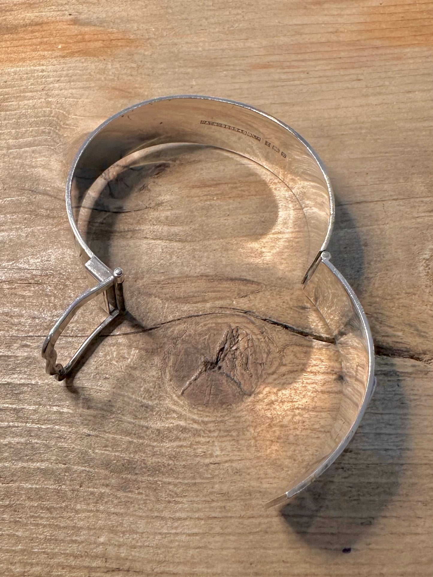 Vintage 1978 Buckle Clasp Floral Leaf Engraved Bark Effect 925 Silver Bangle