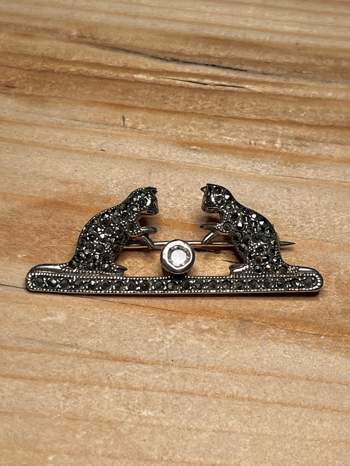Cats Marcasite Playing With Ball Amethyst 925 Sterling Silver Brooch