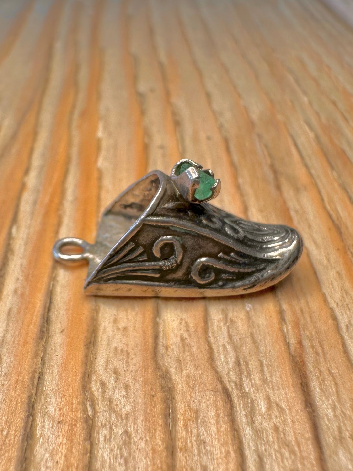 Vintage Ornate Horse Shoe Green Stone Silver Pendant