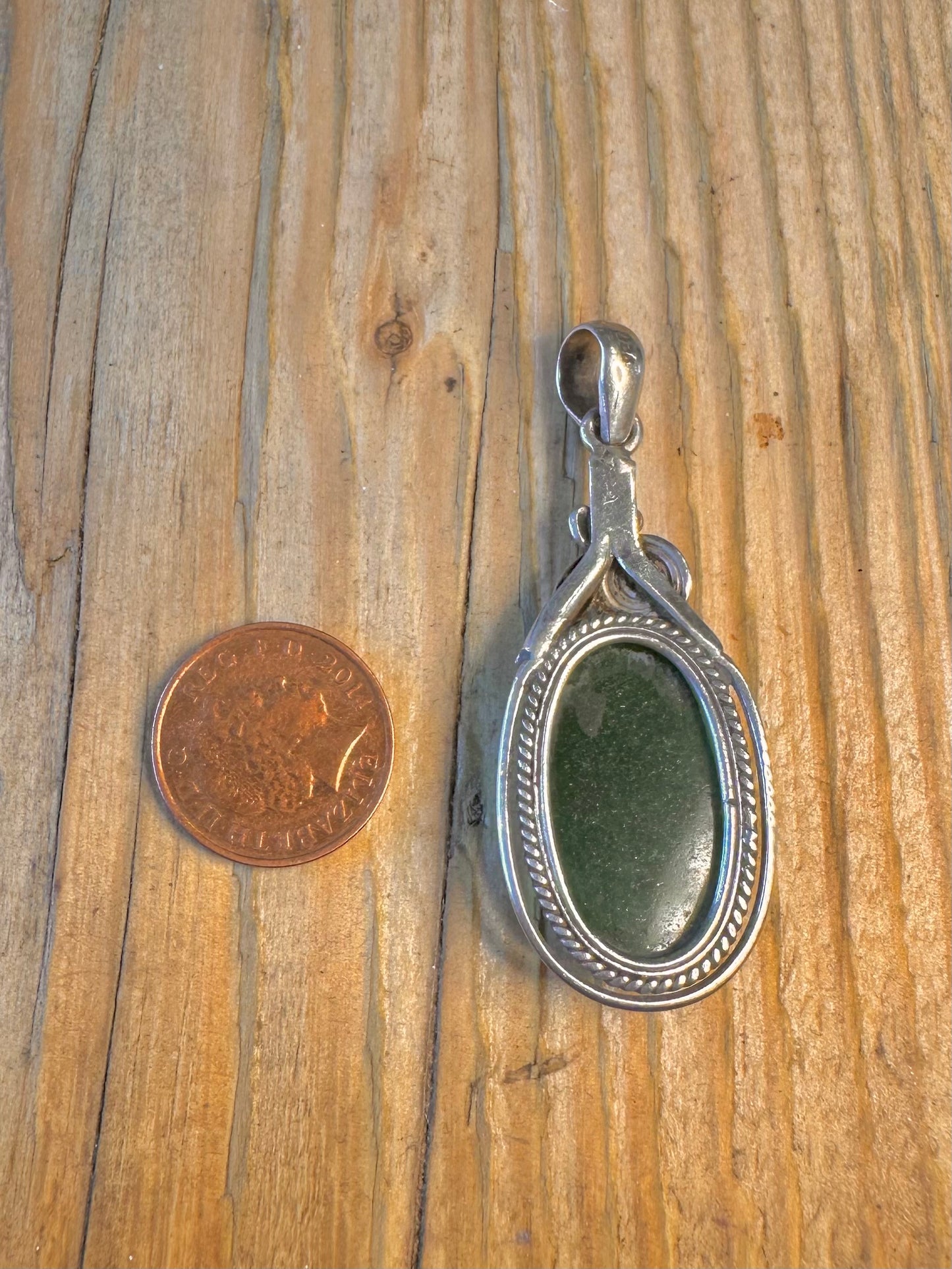 Green Oval Stone Braided Border Swirl 925 Sterling Silver Pendant