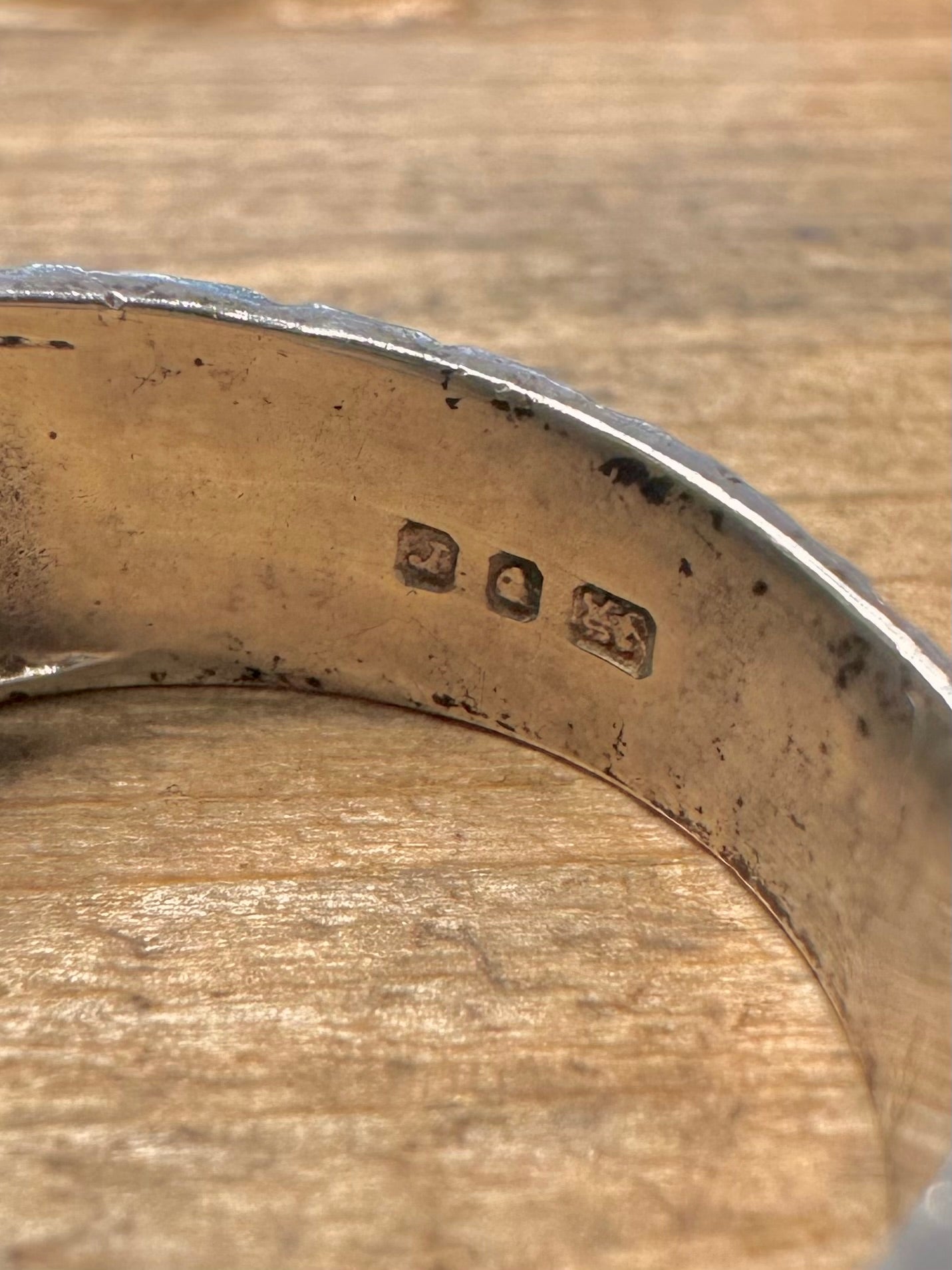 Vintage 1972 Textured Rectangle 925 Silver Size T Ring
