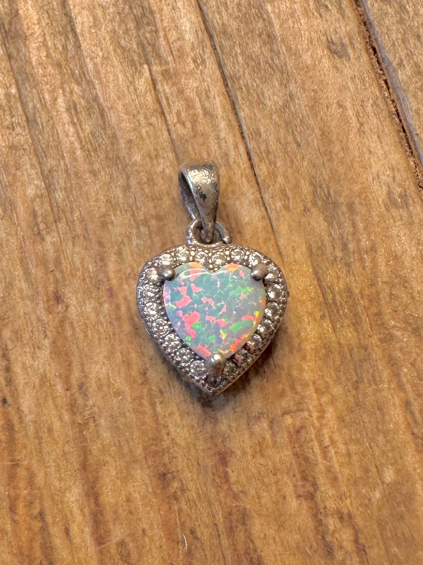 Herz-Opal und weiße Zirkonia 925 Sterling Silber Anhänger
