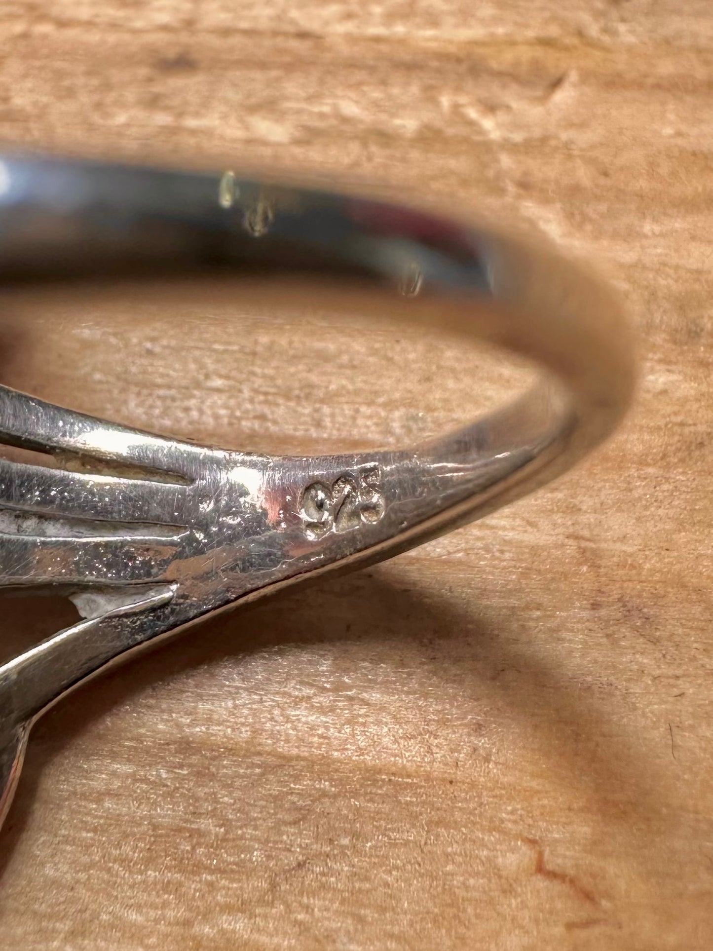 Moderner simulierter blauer Feueropal 925 Sterling Silber Ring Größe O1/2