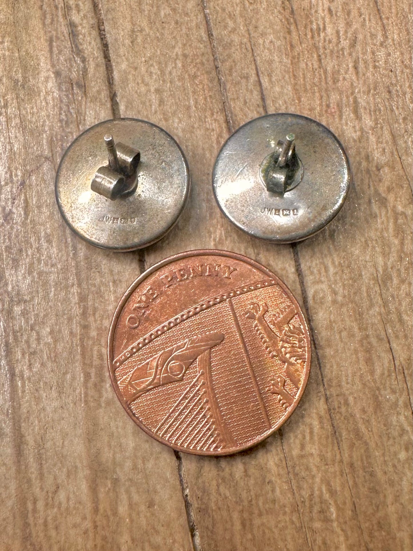 Vintage 1983 Wedgwood Cameo 925 Sterling Silver Stud Earrings