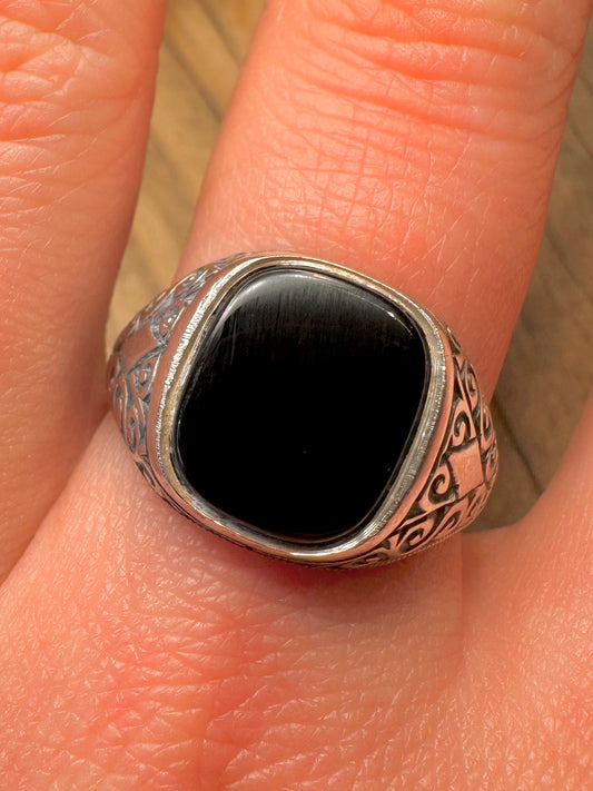 Vintage Onyx Engraved Signet 925 Sterling Silver Size Z Ring