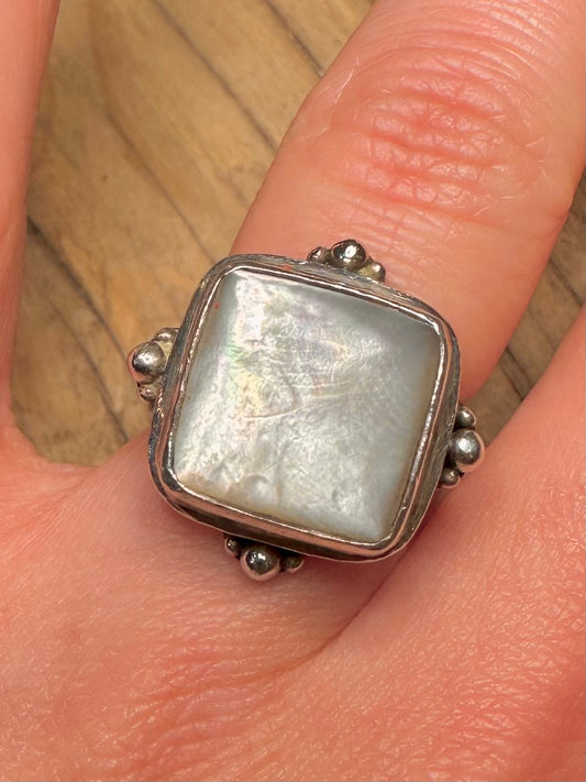 Vintage Mother of Pearl Suarti 925 Sterling Silver Size P1/2 Ring