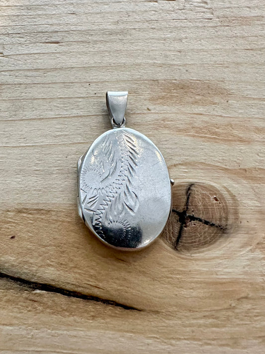 Vintage Engraved Oval Locket 925 Silver Pendant