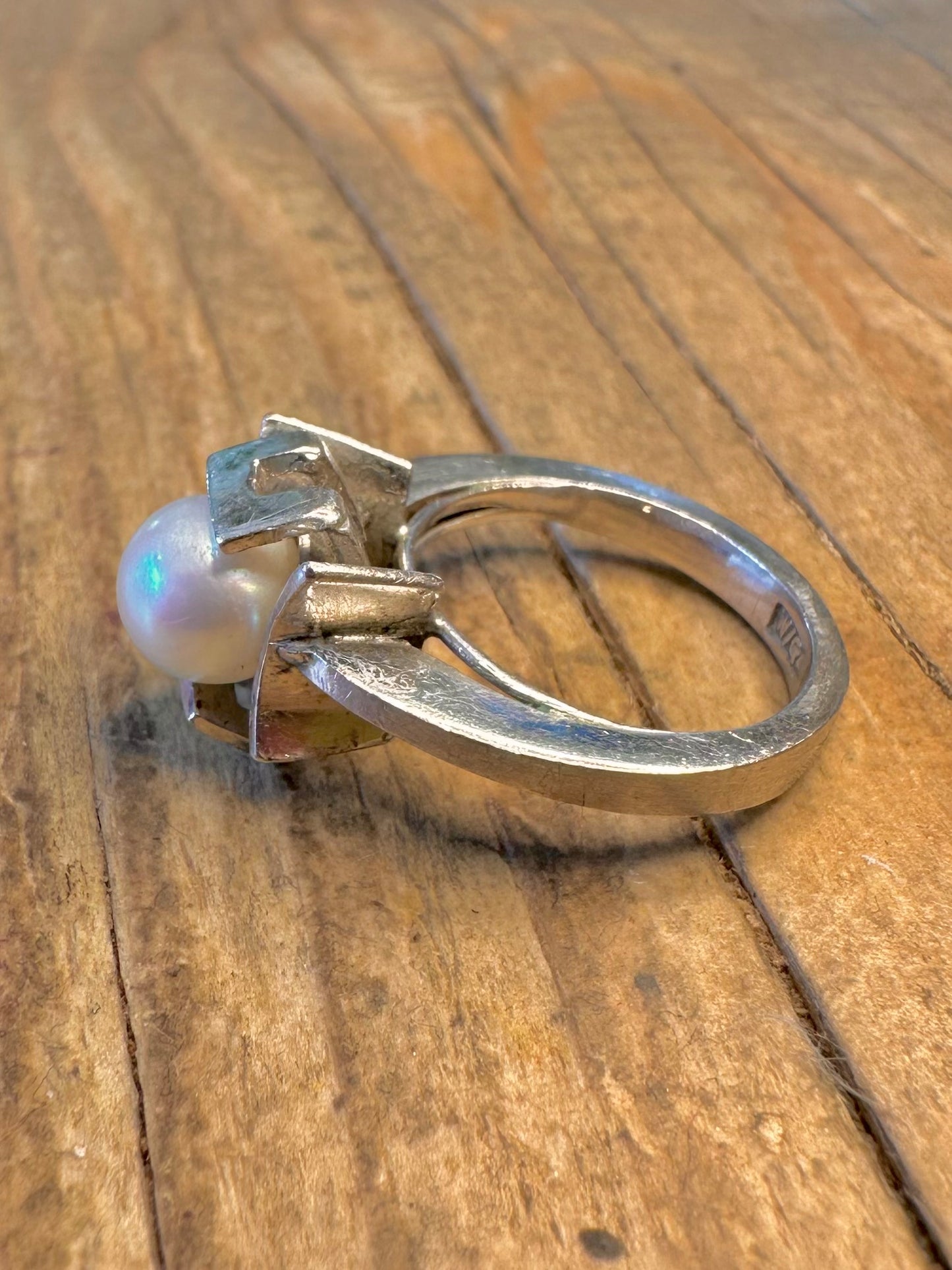 Abstract Pearl Marked W/GA Silver Size i1/2 Ring