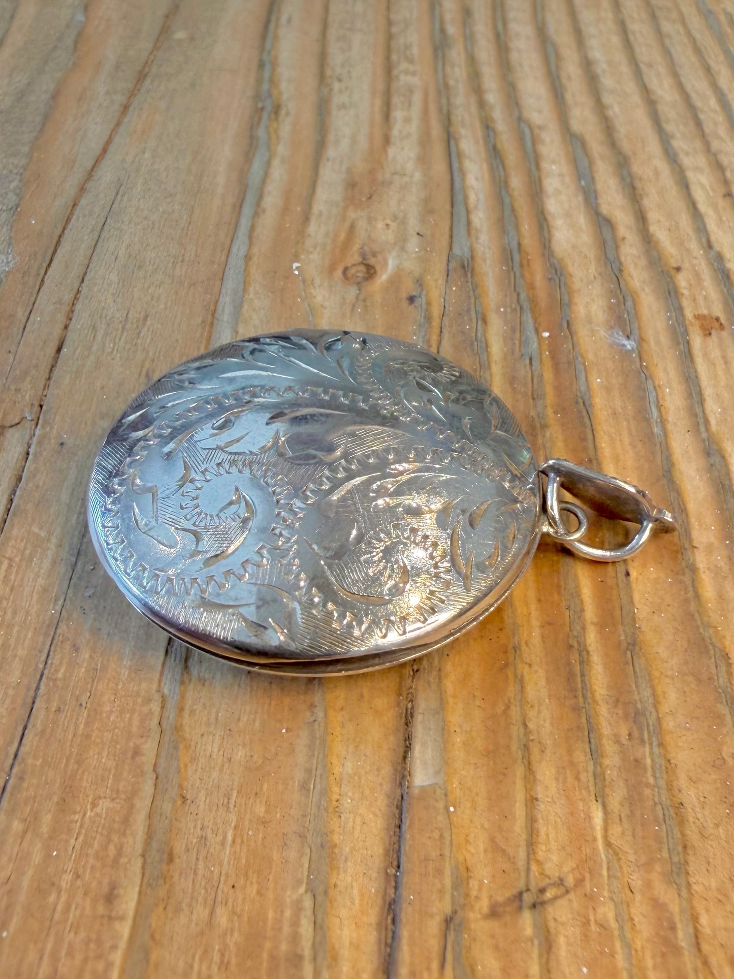 Large 1976 Circle Engraved Design Swirl Locket 925 Sterling Silver Pendant