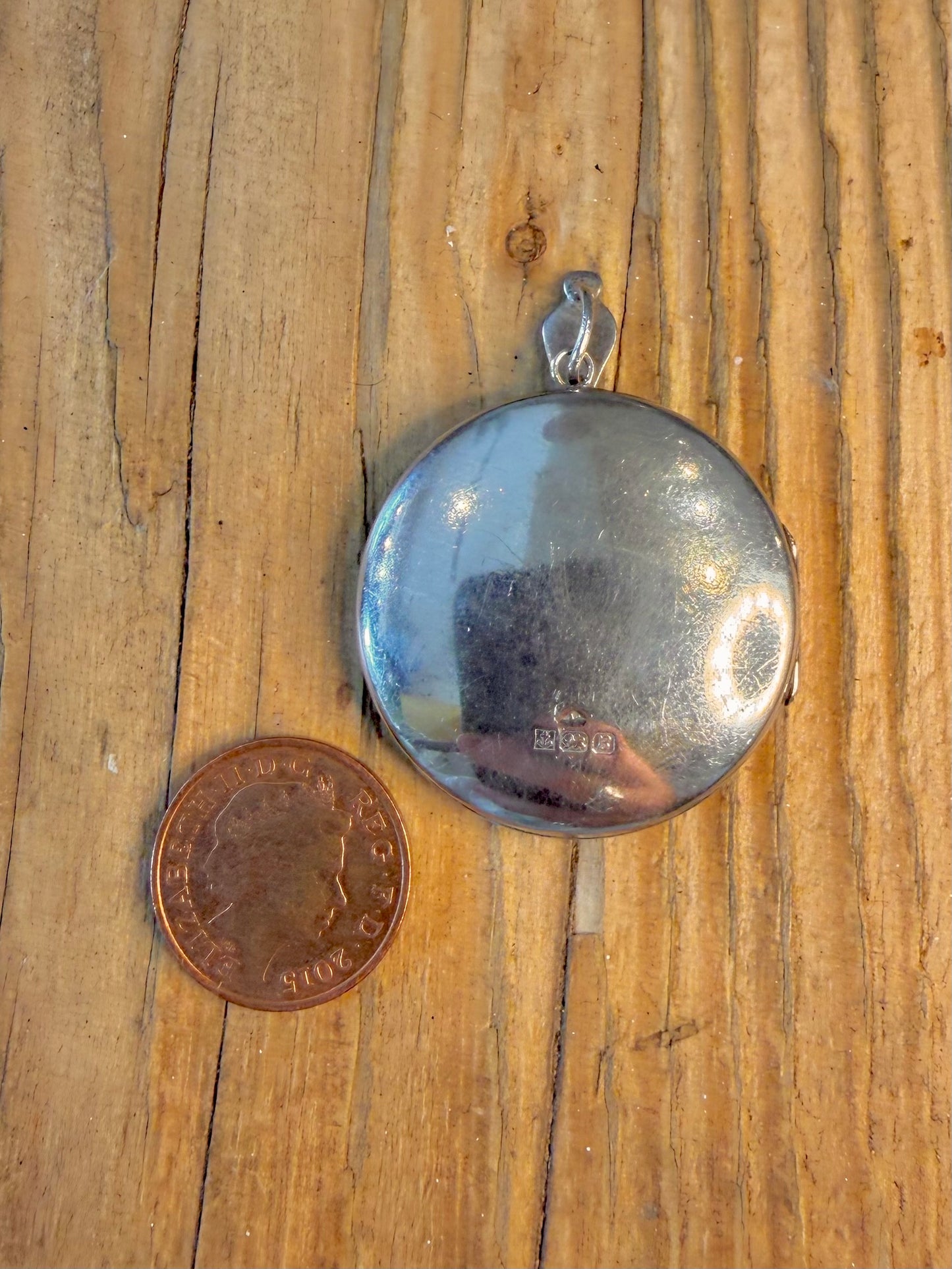 Large 1976 Circle Engraved Design Swirl Locket 925 Sterling Silver Pendant