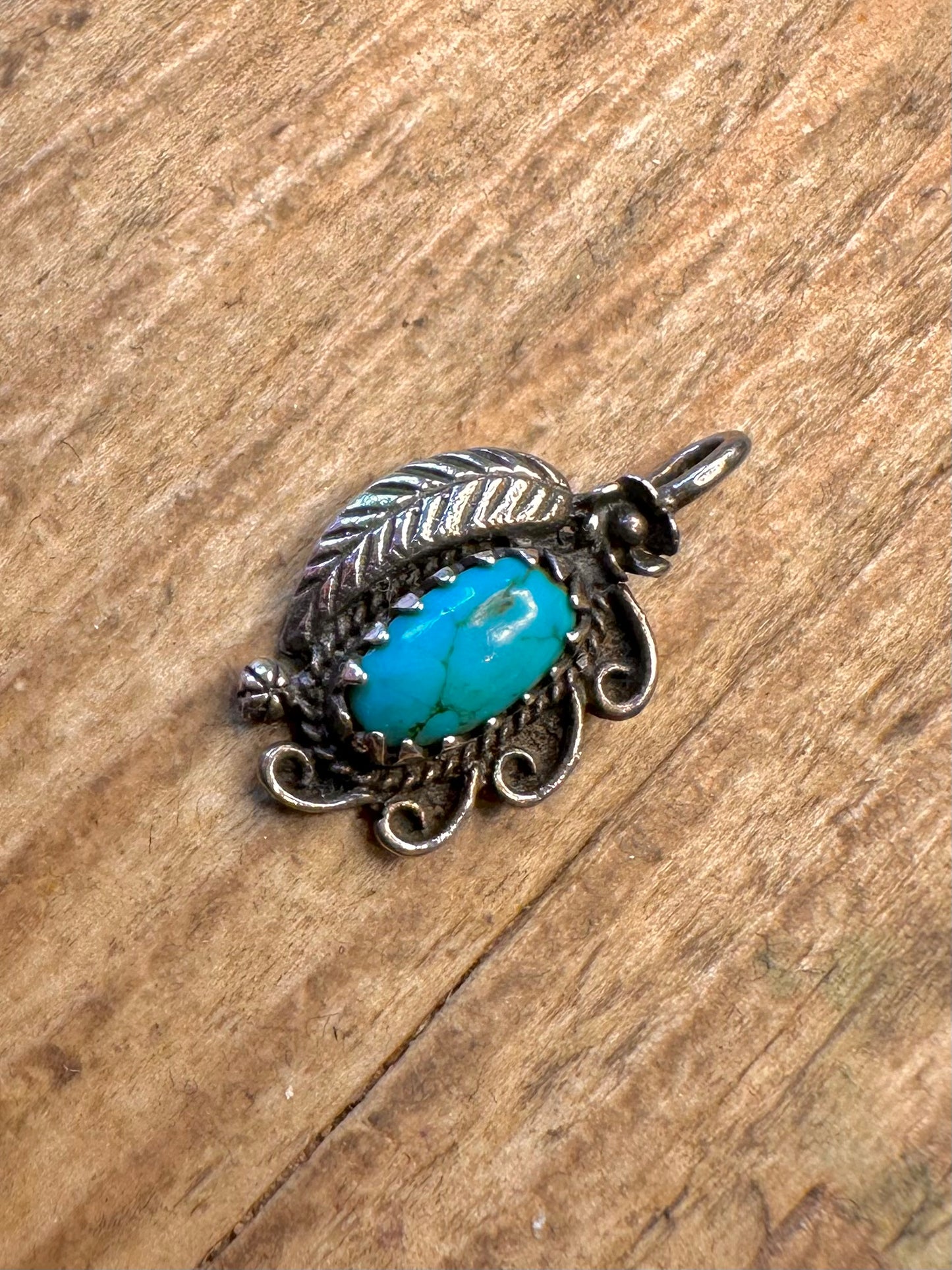 Native American Turquoise Leaf 925 Sterling Silver Pendant