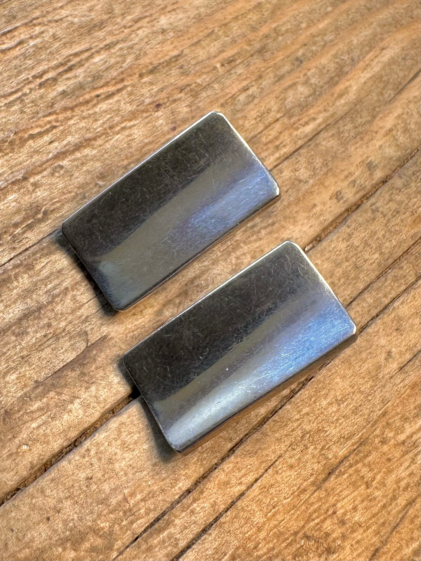 Modernistische konkave Rechteck-Ohrstecker aus 925er Sterlingsilber