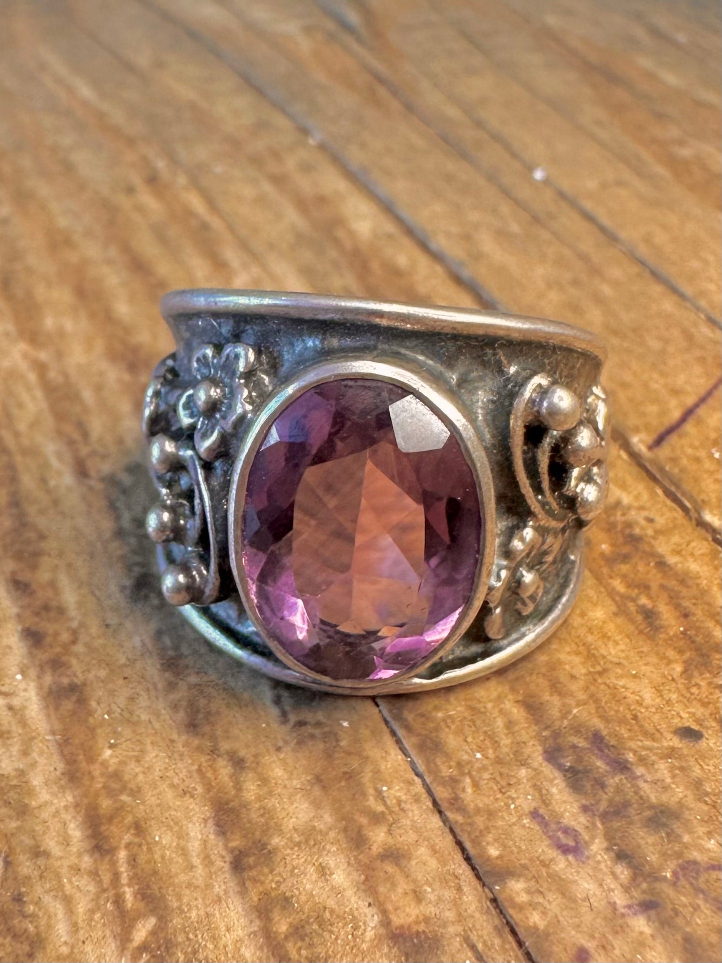 Amethyst Shiptonia England 1990 Leaf and Flower Design 925 Sterling Silver Size P Ring