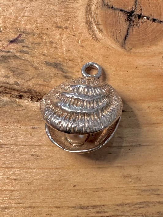 Vintage Stunning Textured Shell with Pearl 925 Silver Charm Pendant