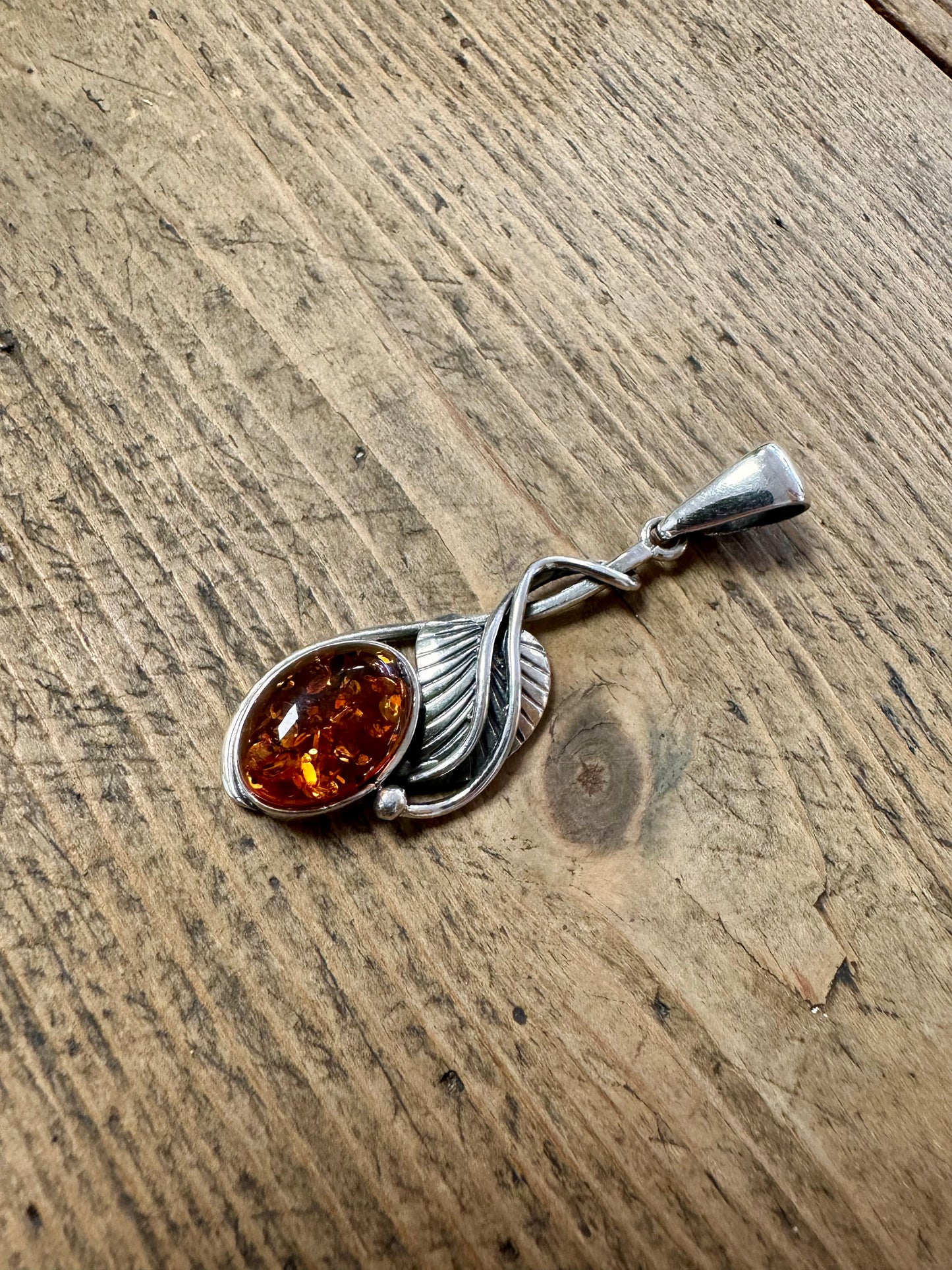 Vintage Amber Leaf Design 925 Silver Pendant