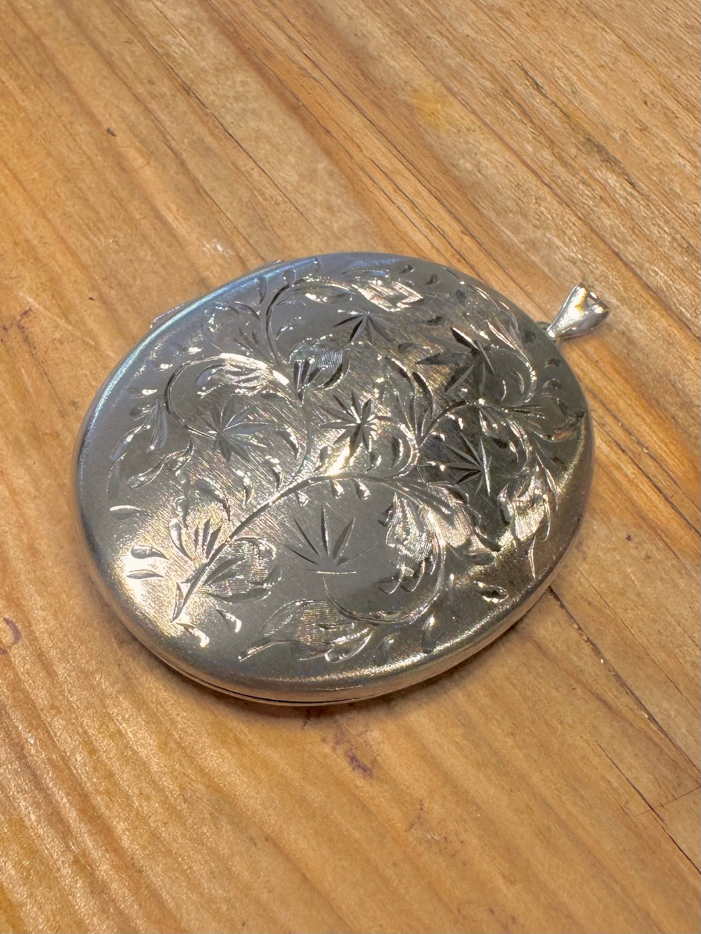 Vintage 1976 Large Victorian Style Floral Engraved Oval Locket 925 Sterling Silver Maker ZJ Pendant
