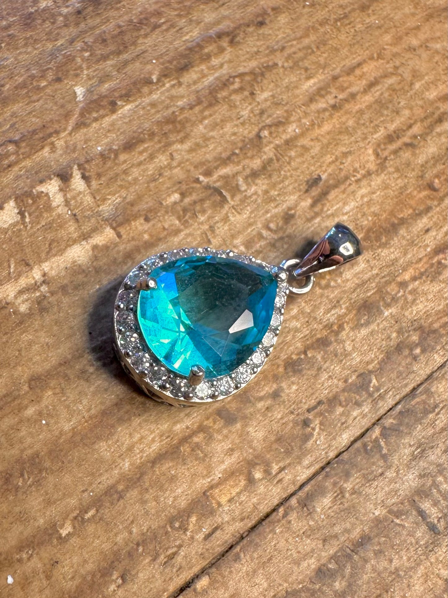 Birnenförmiger blauer und weißer Zirkonia 925er Sterlingsilber-Anhänger