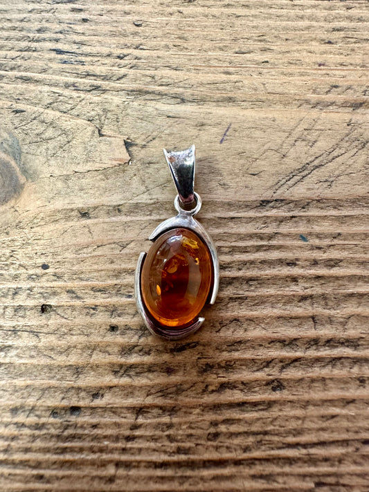 Vintage Amber Oval 925 Silver Pendant