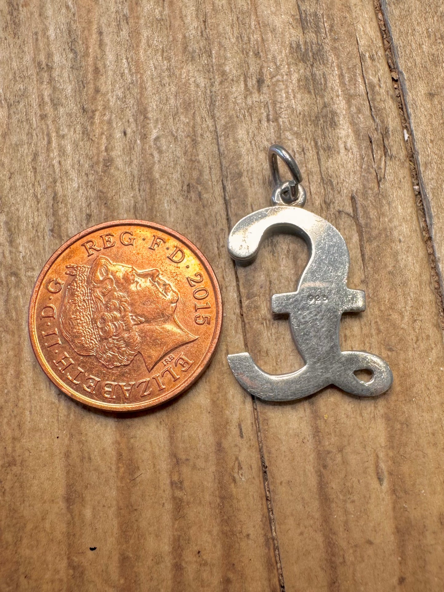 Pfund-Symbol Anhänger aus 925er Sterlingsilber
