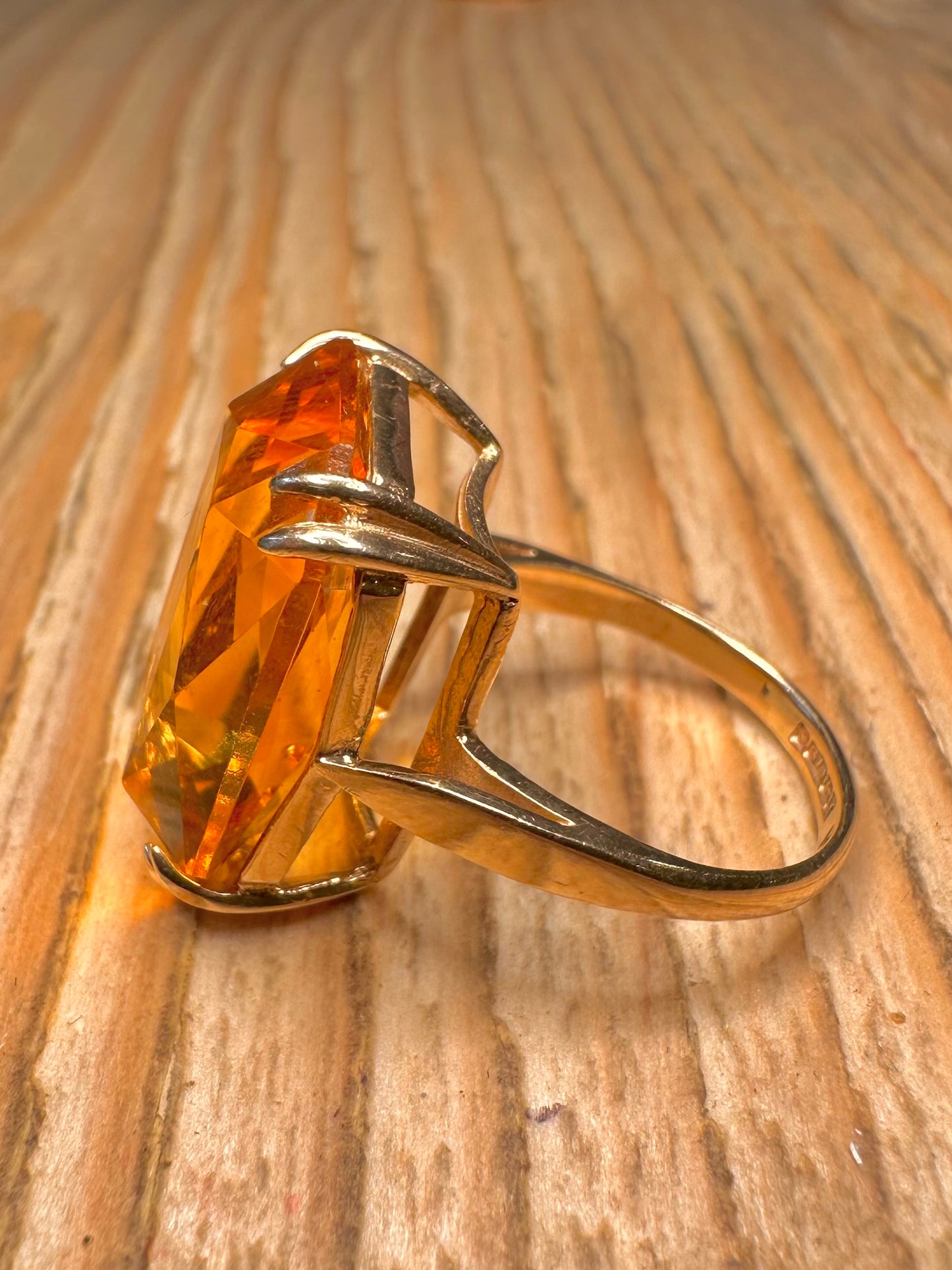 Vintage 1973 9ct Gold Citrine Rectangle Cut Size J Ring