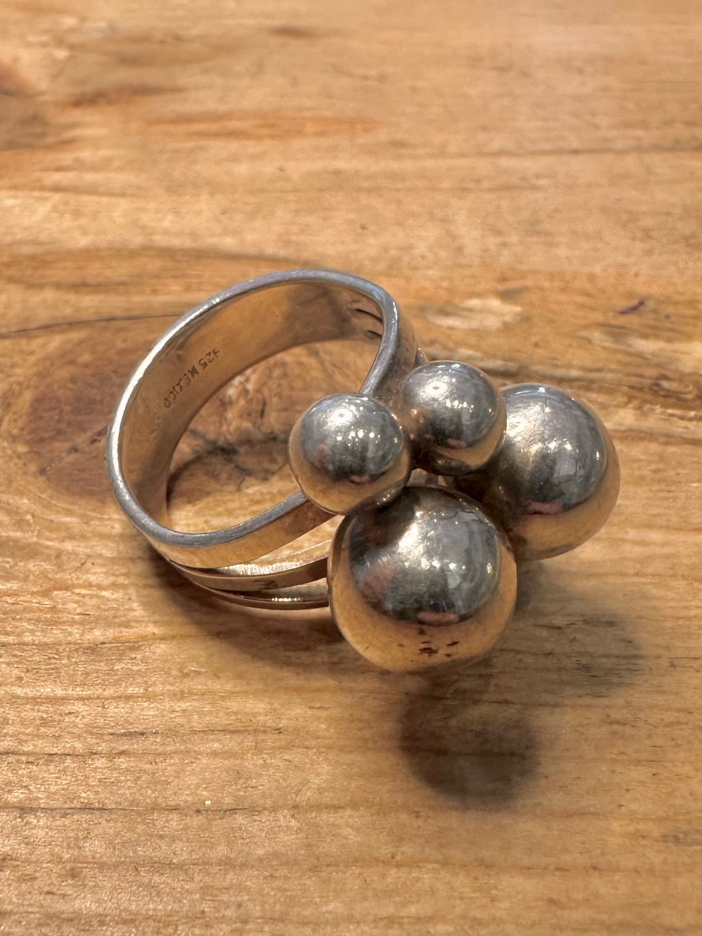 Abstract Multi Ball 925 Silver Mexico Size Q Ring